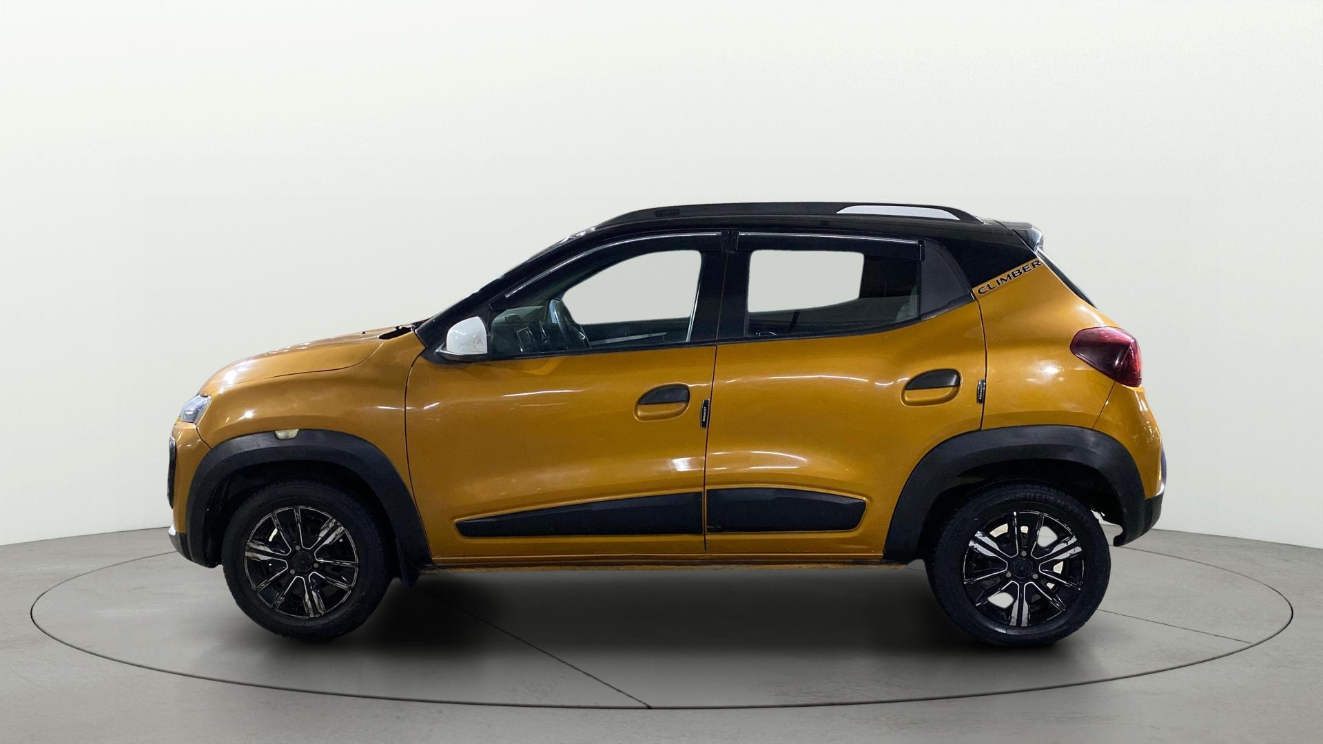 View 2022 Renault Kwid RXL 1.0 BS IV Image 5 Used 2022 Renault Kwid RXL 1.0 BS IV Image 5