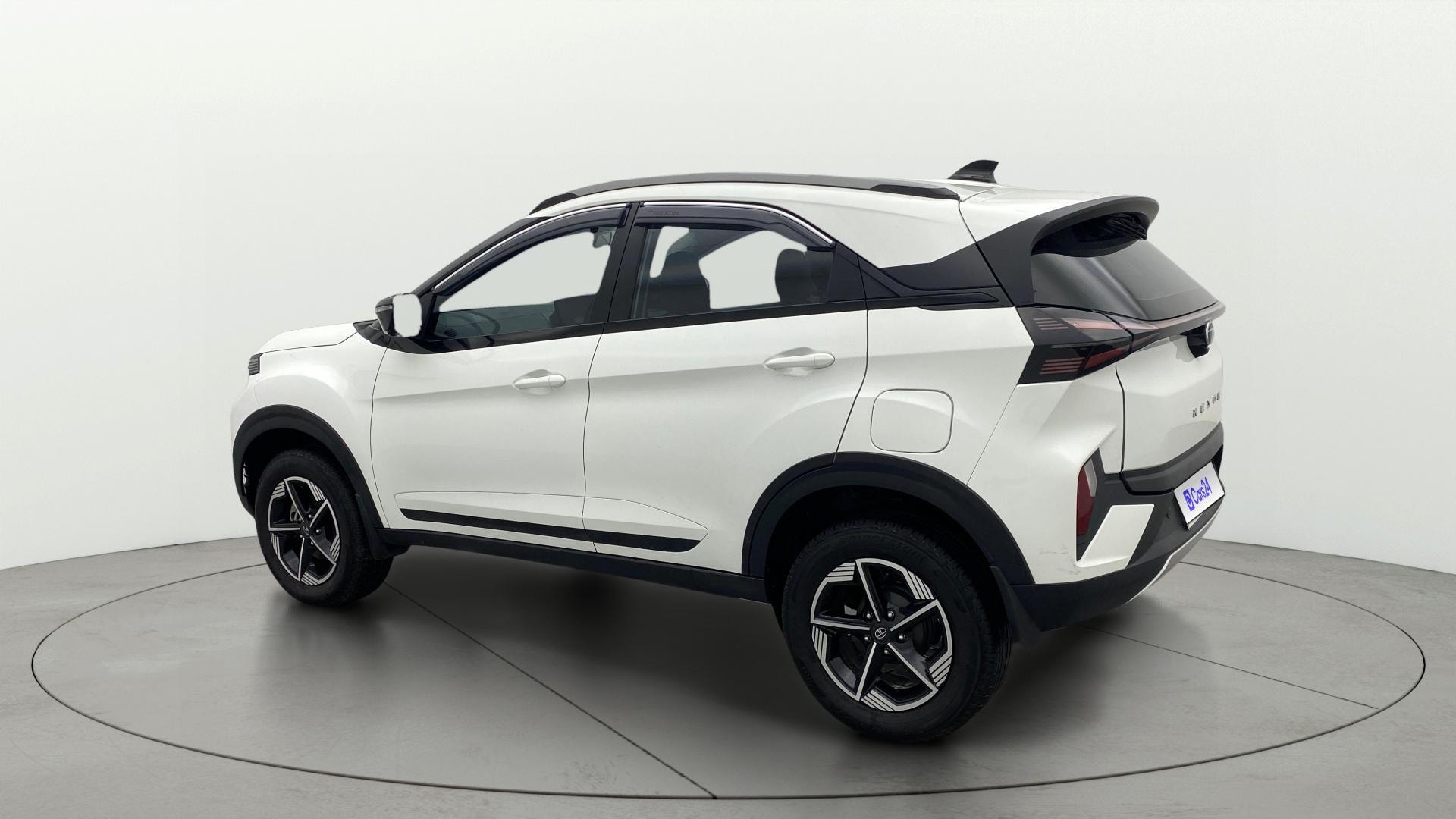 View 2025 Tata Nexon Revotron XE Image 2 Used 2025 Tata Nexon Revotron XE Image 2