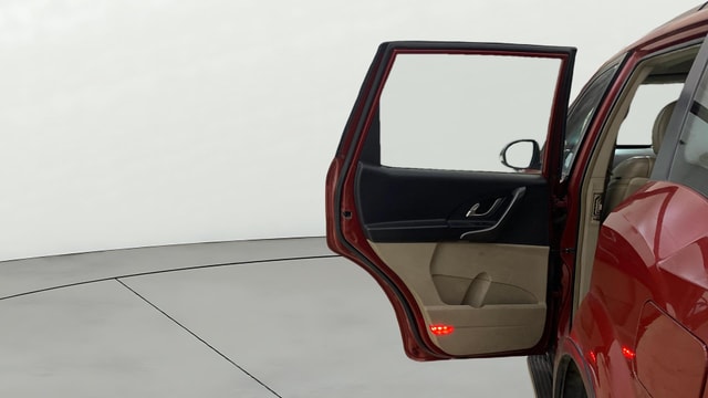 View Mahindra XUV500 Image 23 Used Mahindra XUV500 Image 23