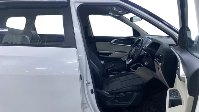 View Kia Carens Image 19 Used Kia Carens Image 19