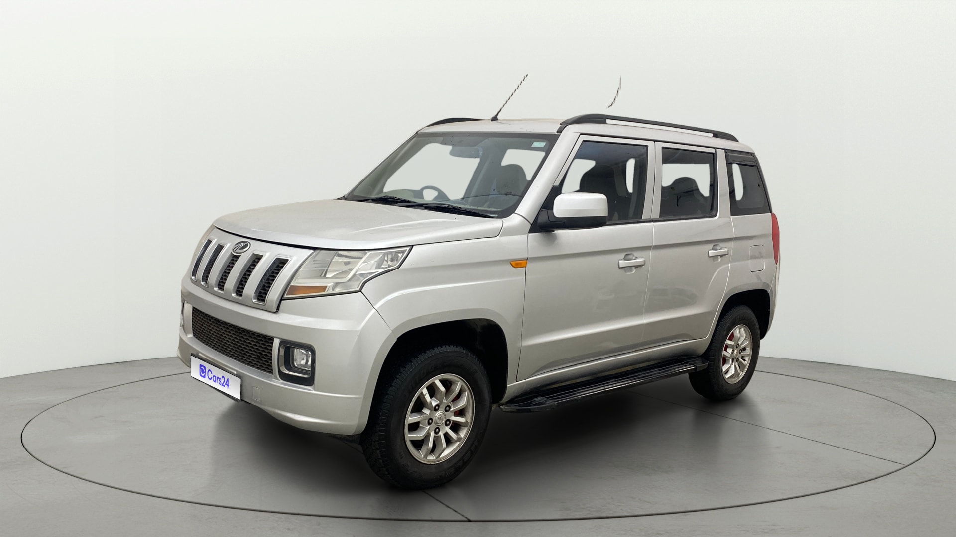 View 2018 Mahindra TUV300 T8 Image 34 Used 2018 Mahindra TUV300 T8 Image 34