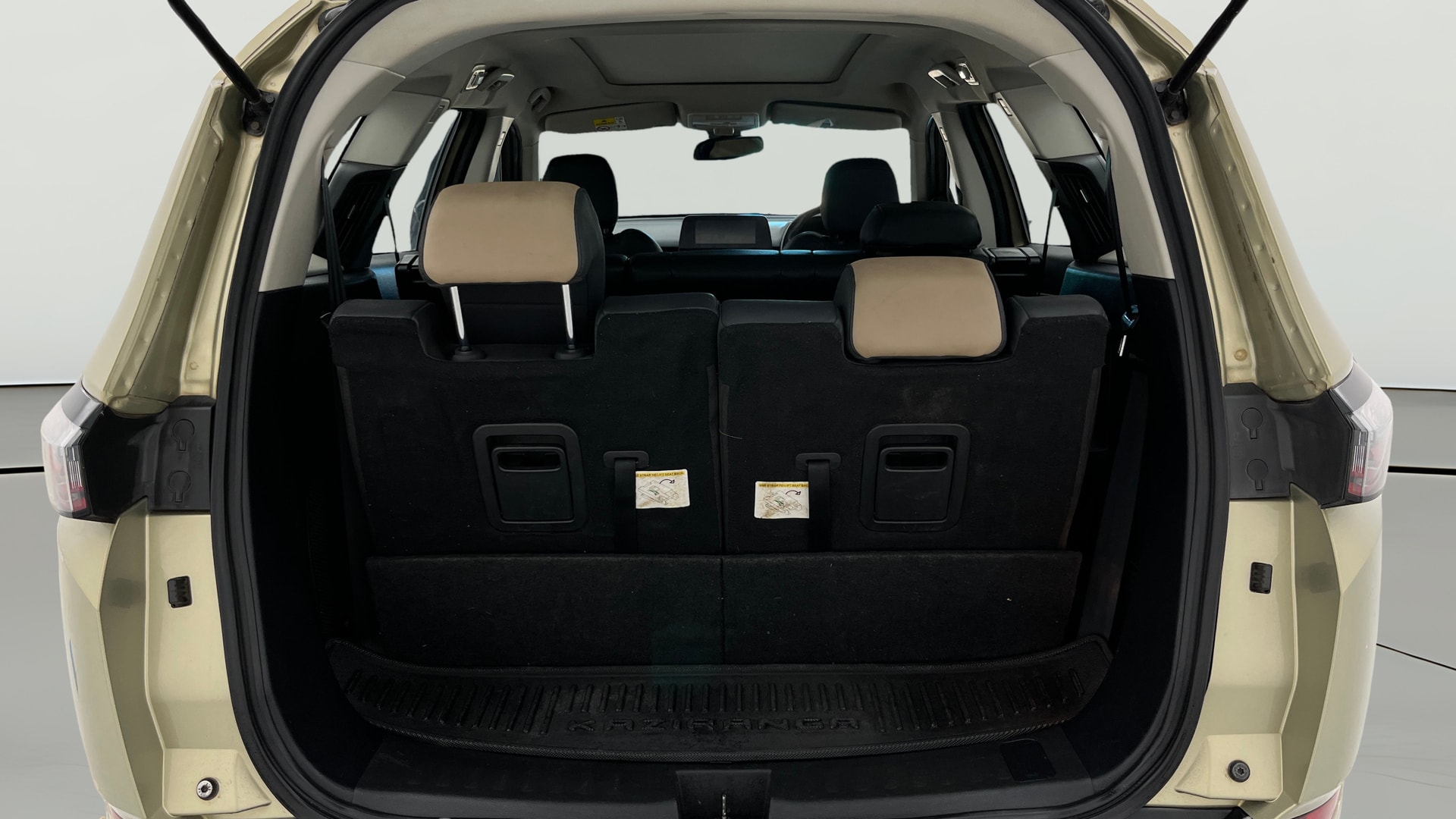 View 2022 Tata Safari 4X2 Image 43 Used 2022 Tata Safari 4X2 Image 43