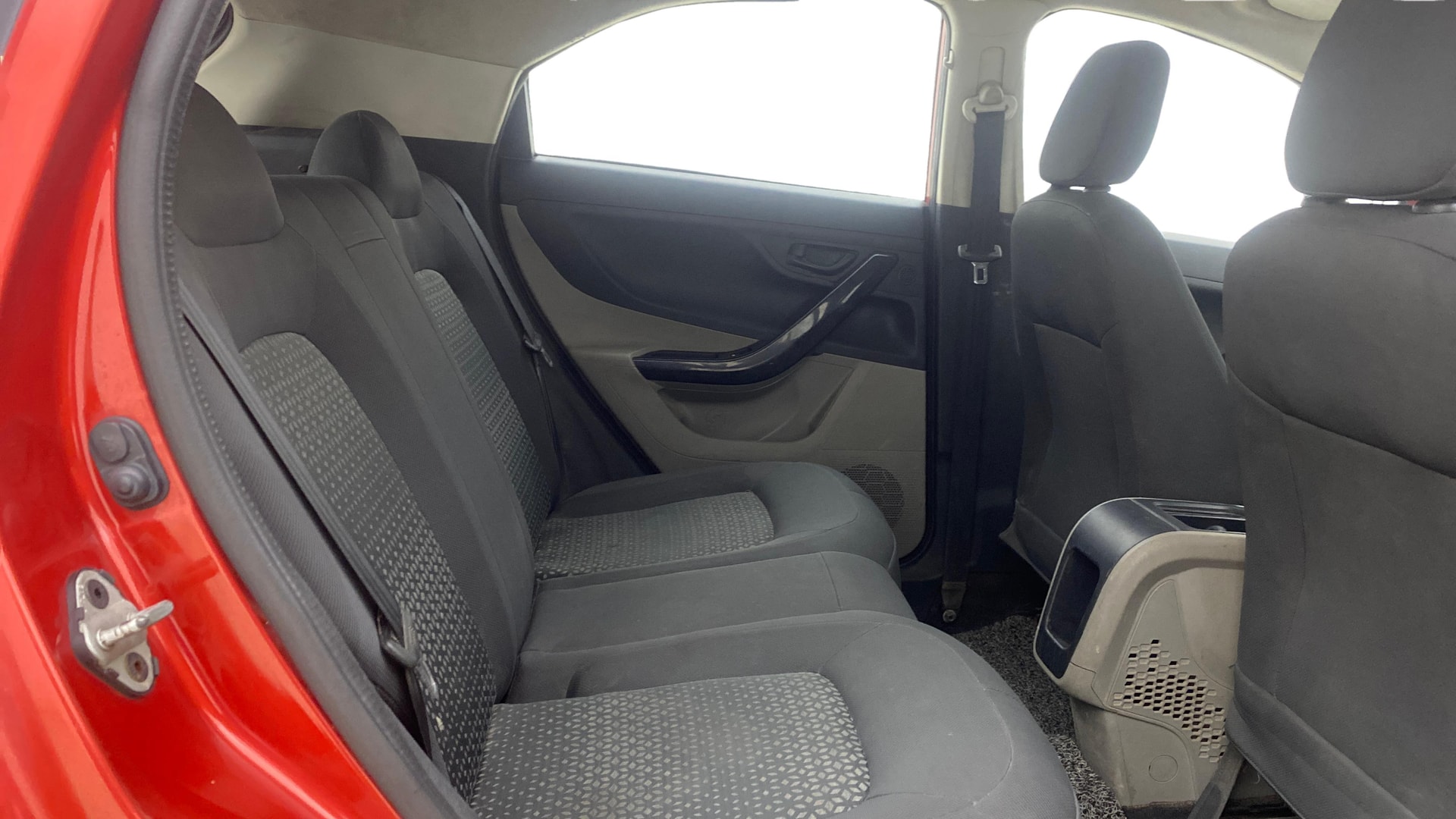 View 2018 Tata Nexon Revotorq XM Image 28 Used 2018 Tata Nexon Revotorq XM Image 28