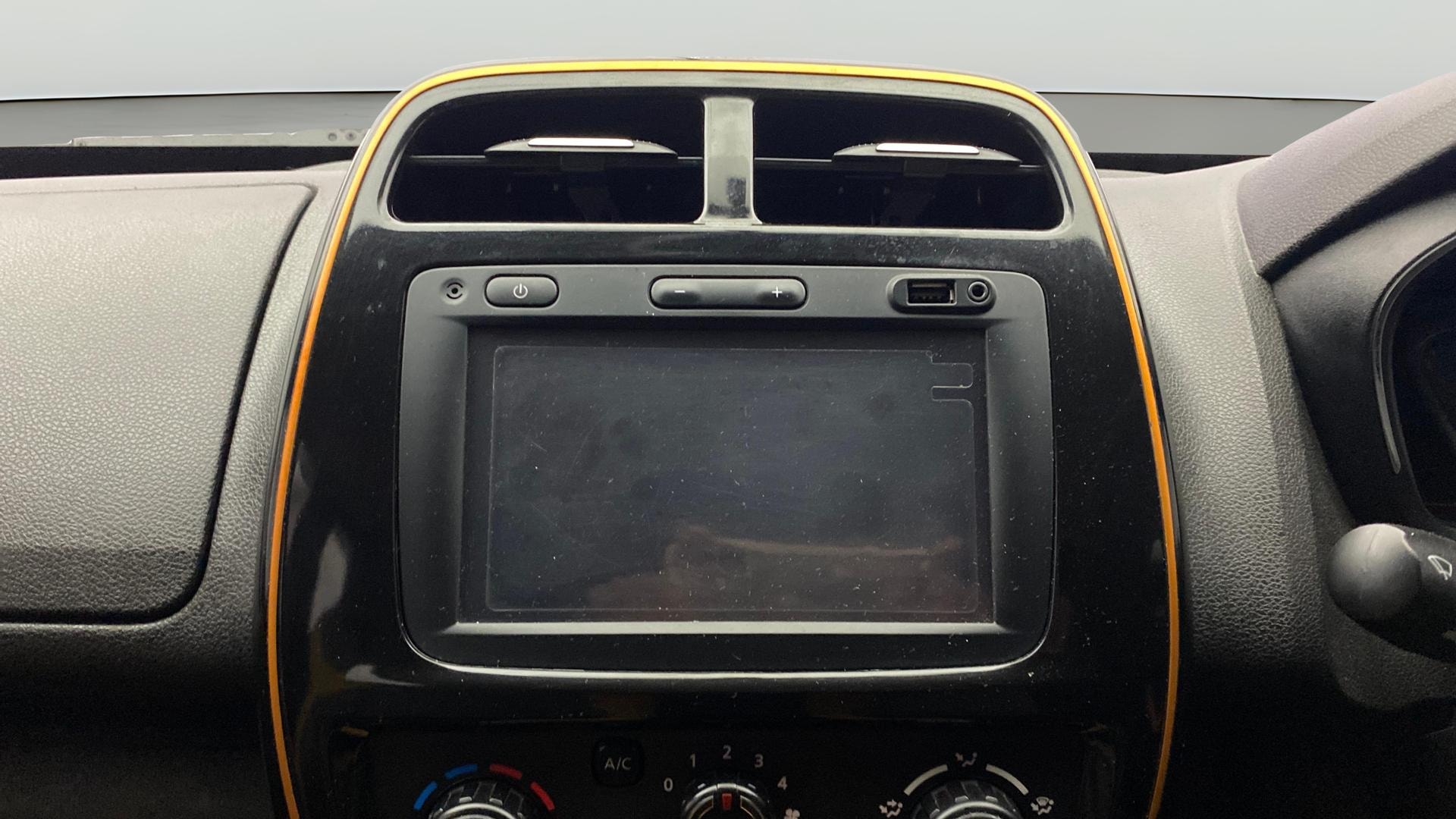 View 2018 Renault Kwid RXT 1.0 Driver Airbag Option Image 17 Used 2018 Renault Kwid RXT 1.0 Driver Airbag Option Image 17