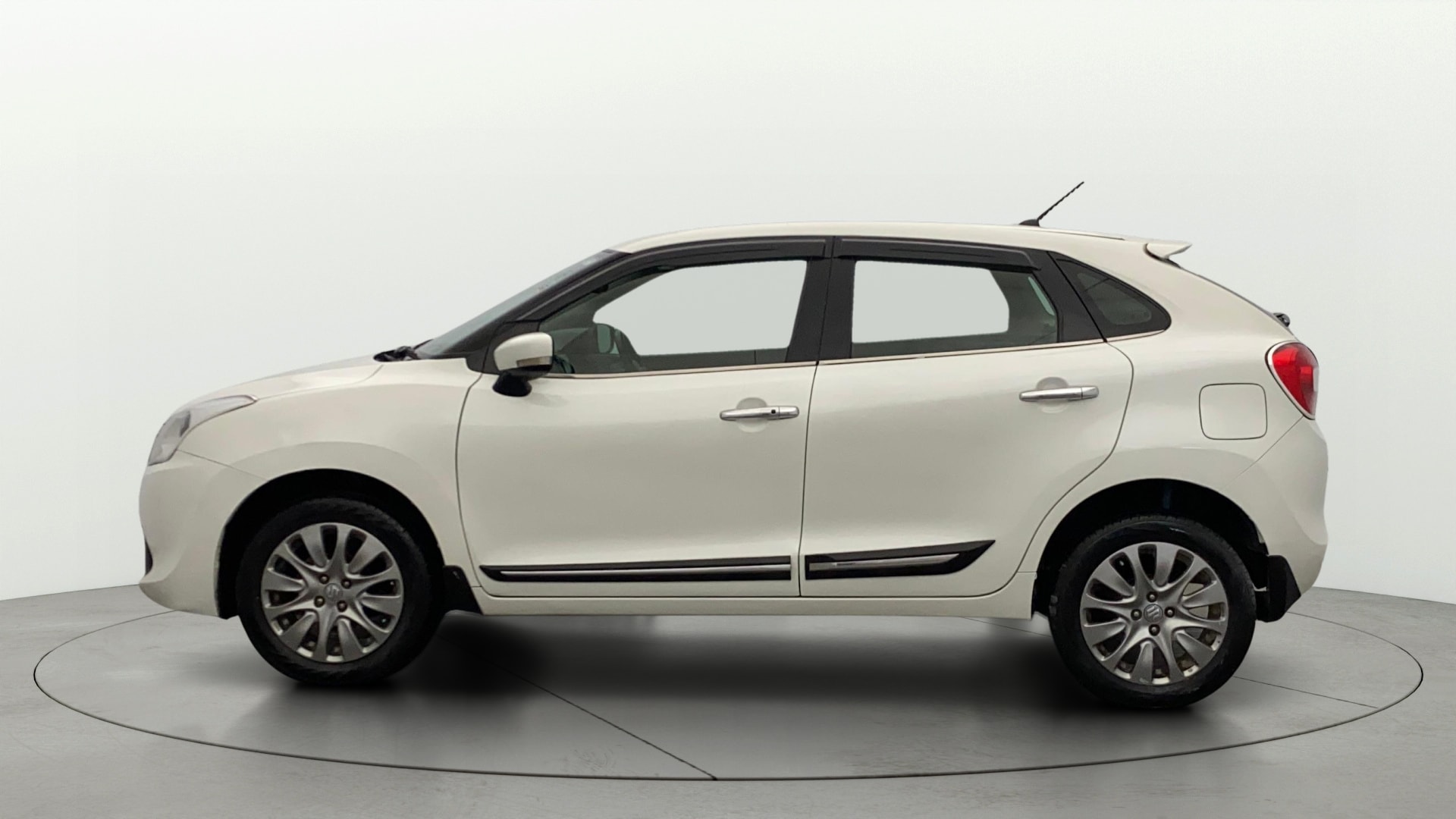 View 2017 Maruti Suzuki 1000 Base Variant Image 28 Used 2017 Maruti Suzuki 1000 Base Variant Image 28