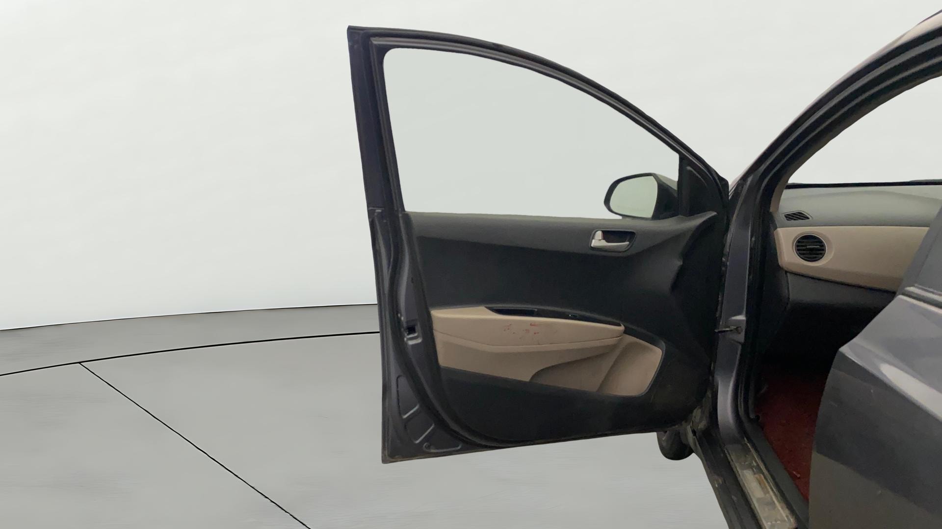 View 2015 Hyundai Grand i10 Sportz 1.2 Kappa Image 30 Used 2015 Hyundai Grand i10 Sportz 1.2 Kappa Image 30