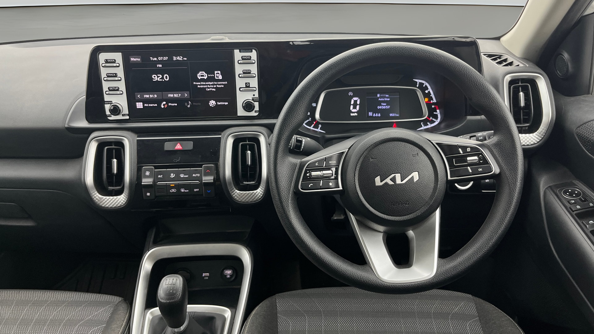 View 2023 Kia Sonet HTK Plus iMT Petrol Image 21 Used 2023 Kia Sonet HTK Plus iMT Petrol Image 21