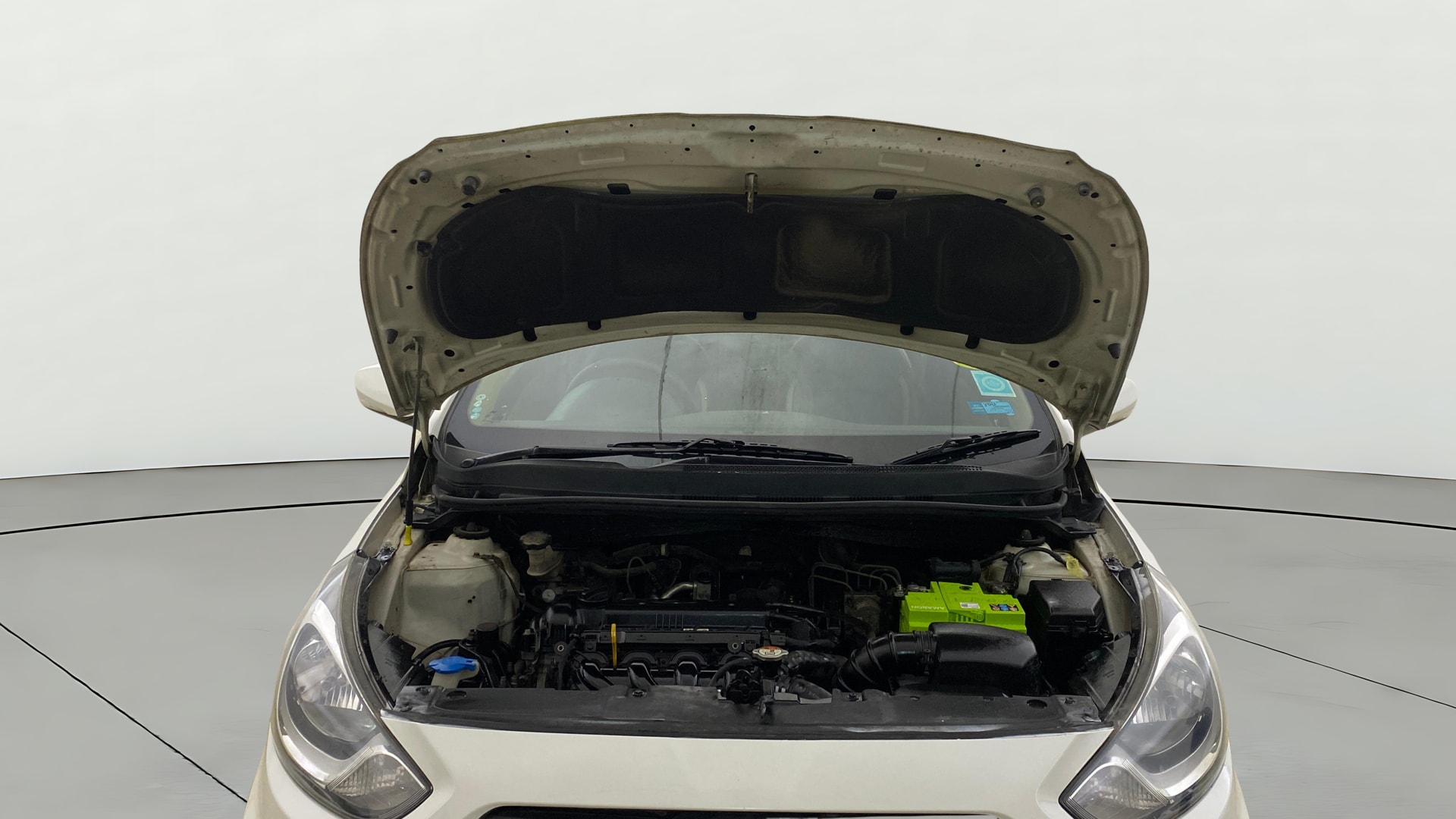 View 2014 Hyundai Fluidic Verna 1.6 VTVT SX Image 32 Used 2014 Hyundai Fluidic Verna 1.6 VTVT SX Image 32