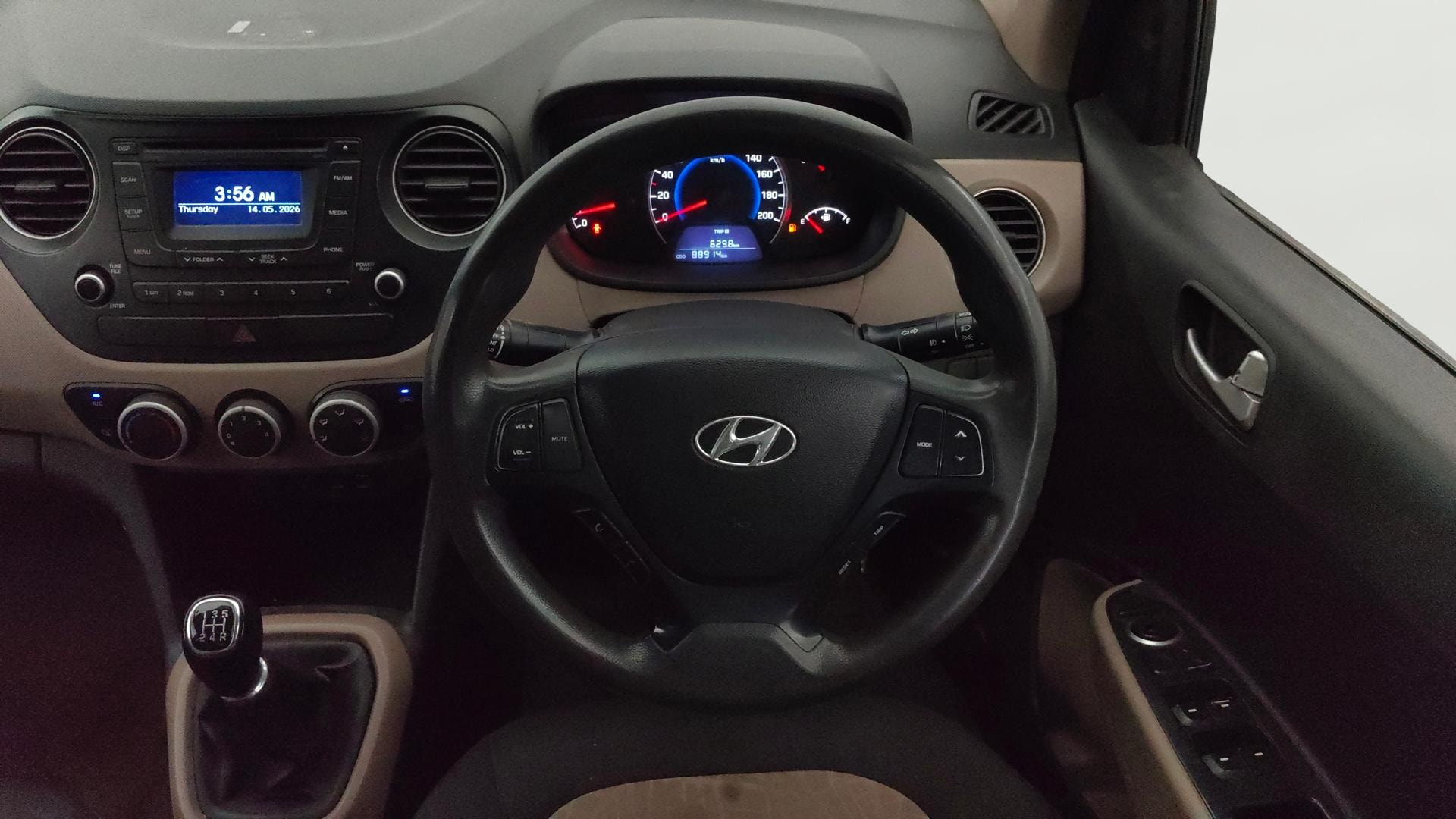 View 2015 Hyundai Grand i10 Sportz 1.2 Kappa Image 20 Used 2015 Hyundai Grand i10 Sportz 1.2 Kappa Image 20