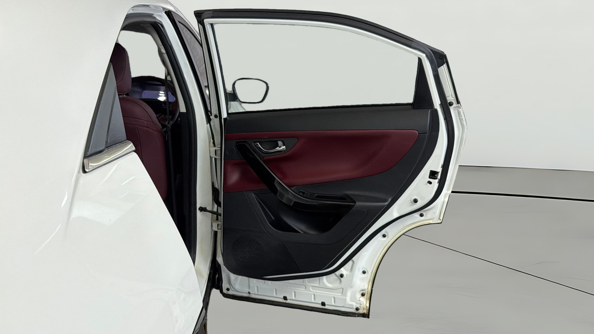 View 2025 Tata Curvv Smart 1.2 Revotron Petrol 6MT Image 8 Used 2025 Tata Curvv Smart 1.2 Revotron Petrol 6MT Image 8