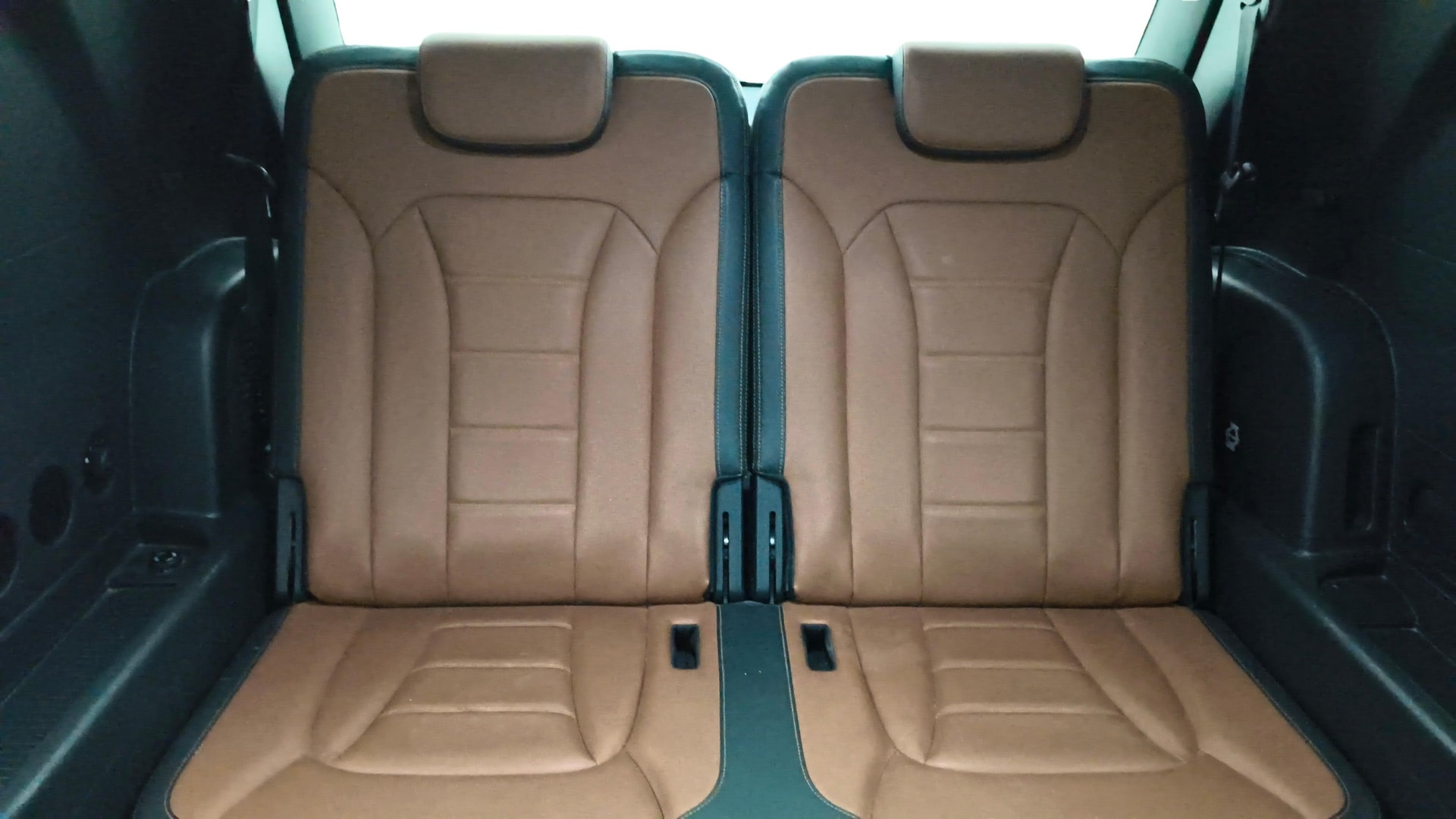 View 2019 Mahindra Alturas G4 4WD AT Image 10 Used 2019 Mahindra Alturas G4 4WD AT Image 10