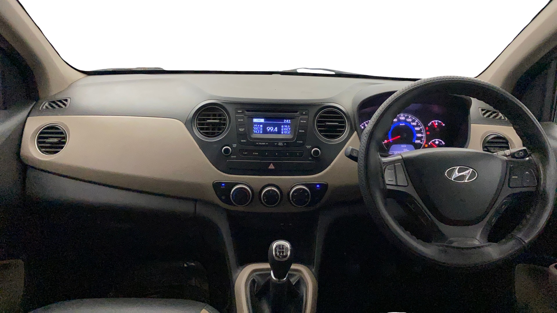 View 2014 Hyundai Grand i10 1.2 Asta Petrol Image 15 Used 2014 Hyundai Grand i10 1.2 Asta Petrol Image 15
