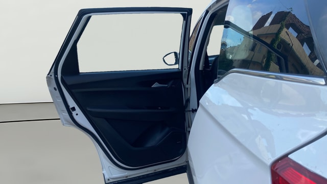 View MG Hector Image 23 Used MG Hector Image 23