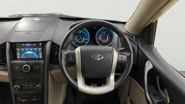 View Mahindra XUV500 Image 14 Used Mahindra XUV500 Image 14
