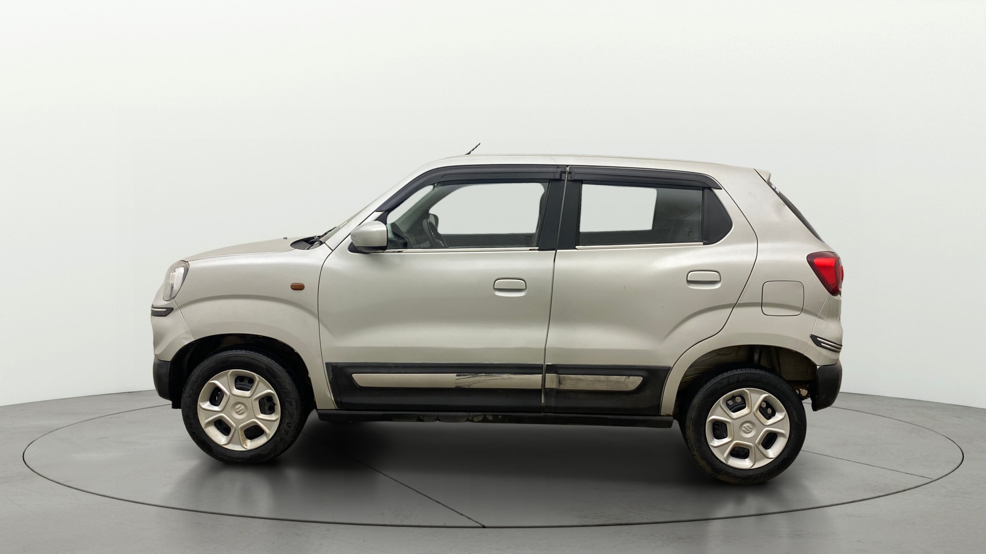 View 2020 Maruti Suzuki 1000 Base Variant Image 5 Used 2020 Maruti Suzuki 1000 Base Variant Image 5