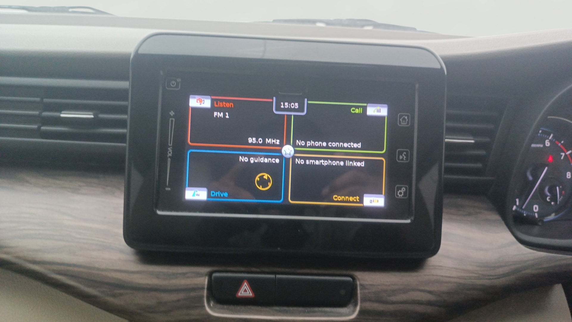 View 2019 Maruti Suzuki 1000 Base Variant Image 33 Used 2019 Maruti Suzuki 1000 Base Variant Image 33