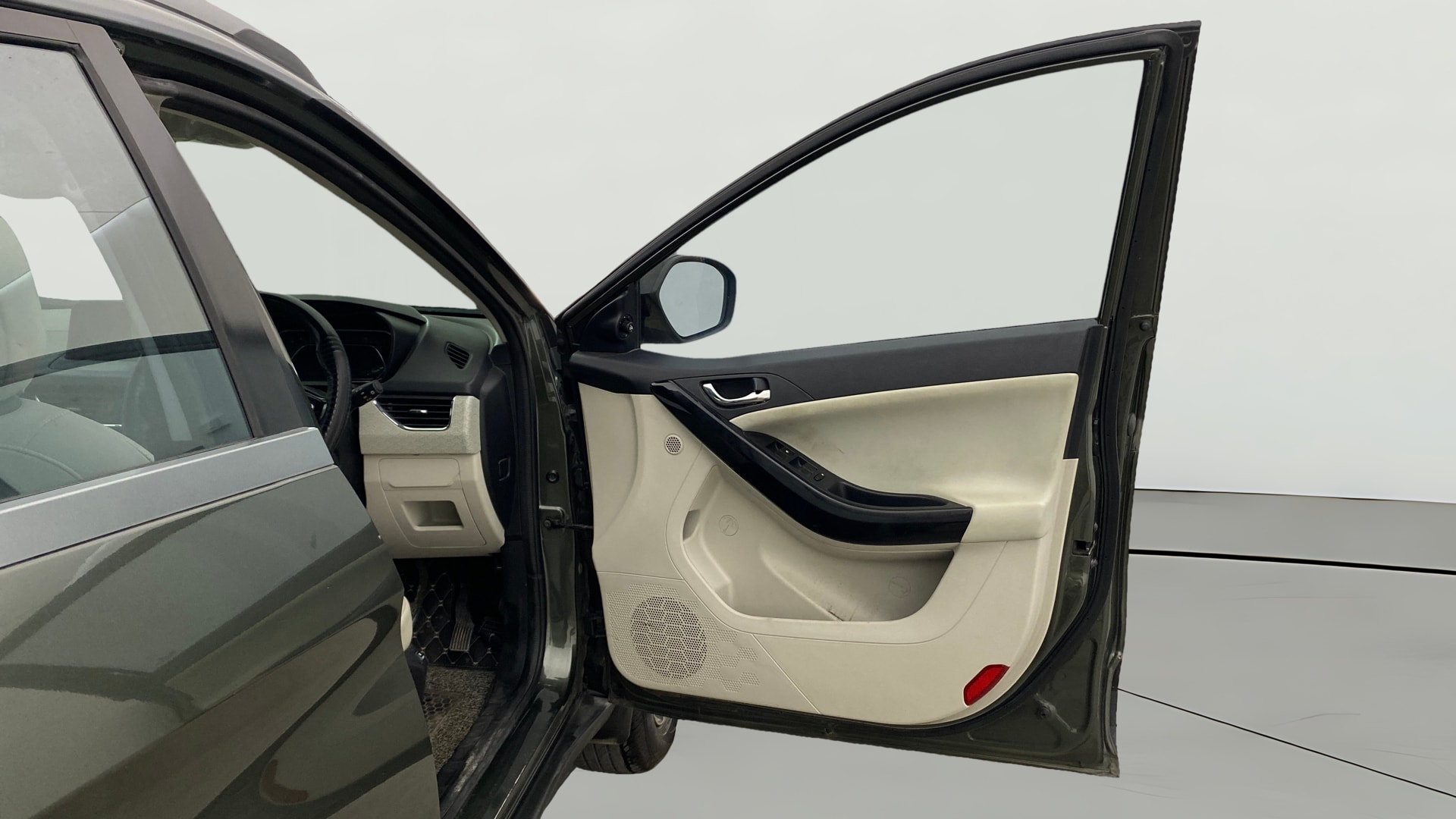 View 2024 Tata Nexon Revotron XZ Plus Lux Image 47 Used 2024 Tata Nexon Revotron XZ Plus Lux Image 47