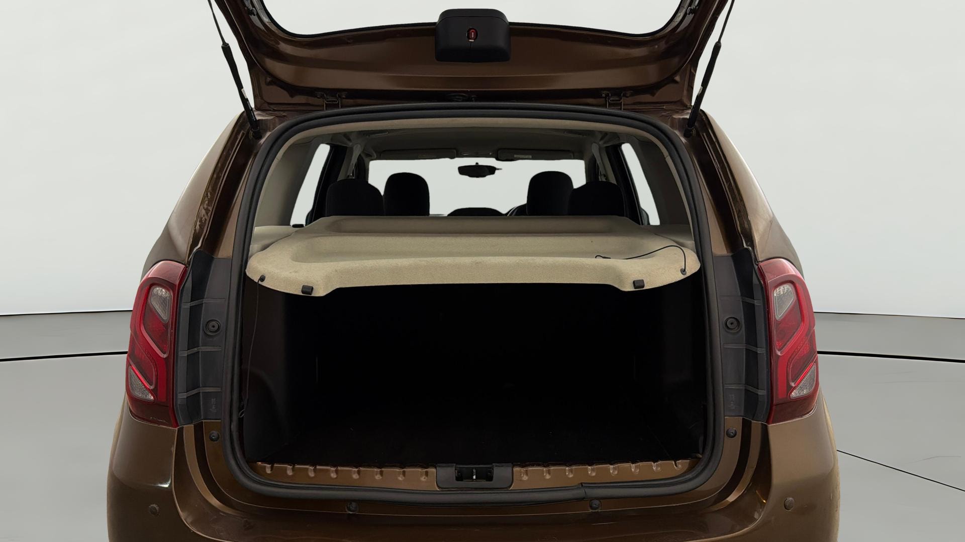 View 2018 Renault Duster Petrol RxS CVT Petrol Image 36 Used 2018 Renault Duster Petrol RxS CVT Petrol Image 36