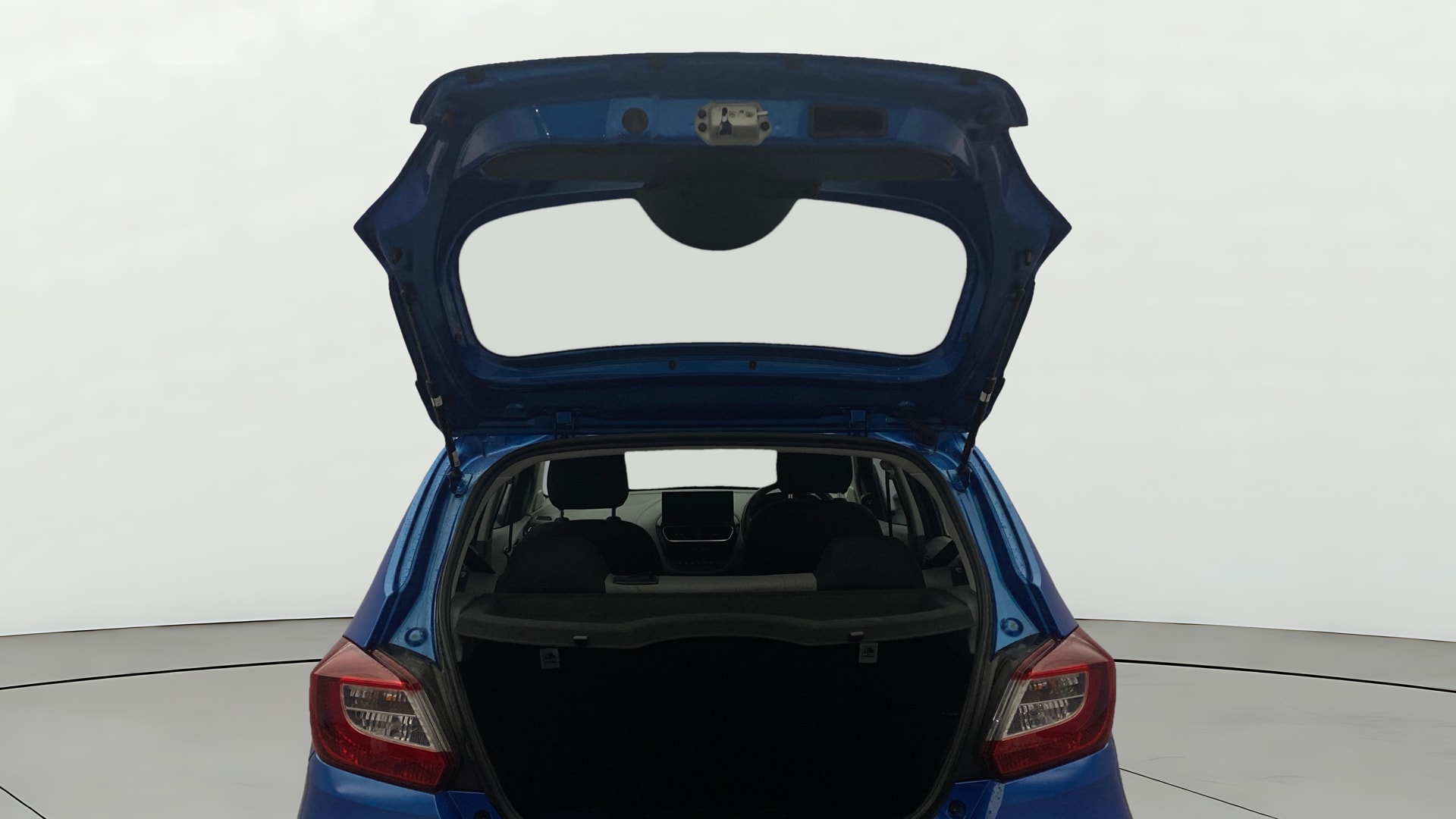 View 2025 Tata Tiago Revotorq XB Image 16 Used 2025 Tata Tiago Revotorq XB Image 16