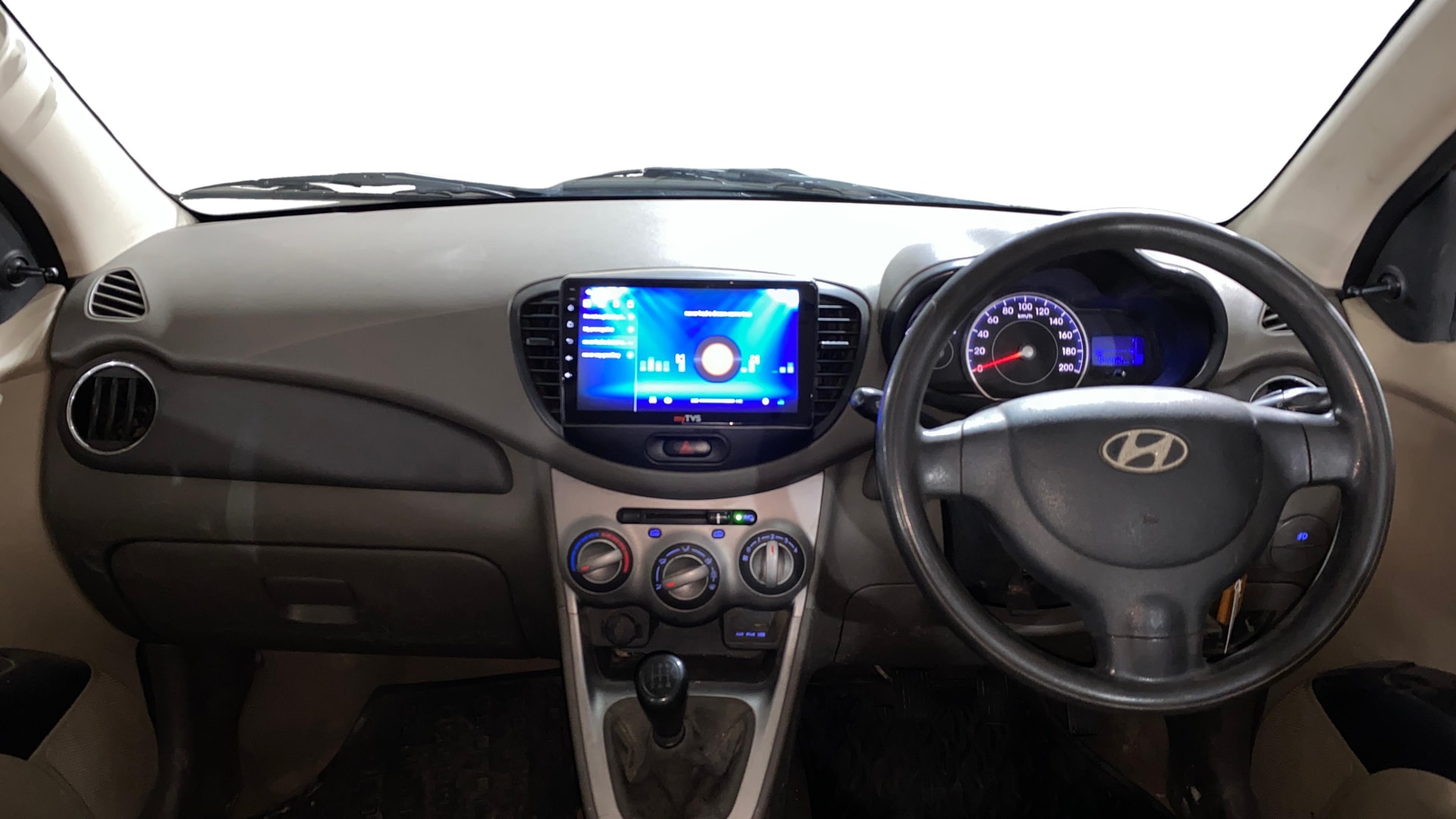 View 2014 Hyundai i10 1.2 Asta MT Image 15 Used 2014 Hyundai i10 1.2 Asta MT Image 15