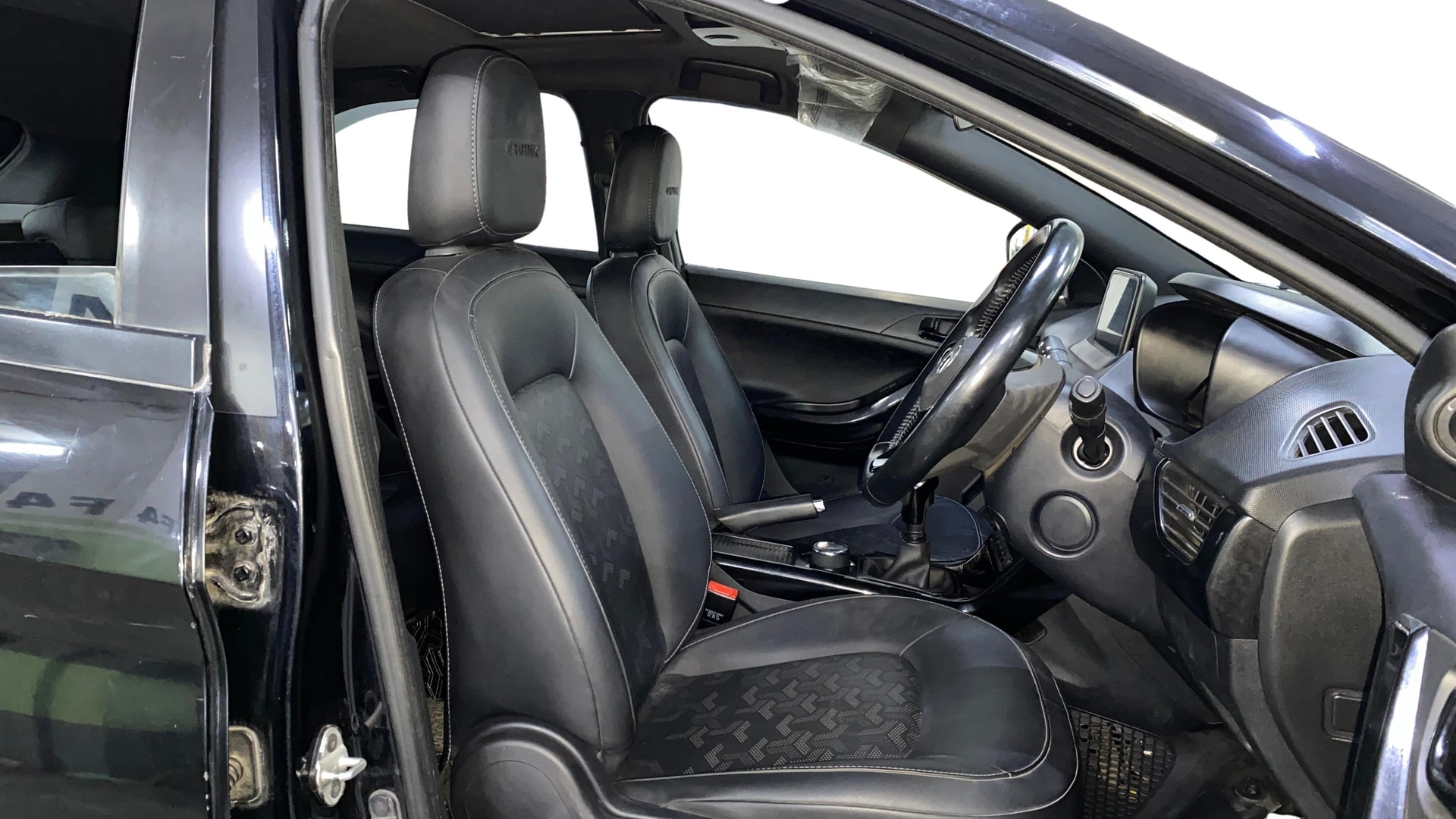 View 2022 Tata Nexon Revotorq XZ Plus (O) Dark Image 18 Used 2022 Tata Nexon Revotorq XZ Plus (O) Dark Image 18