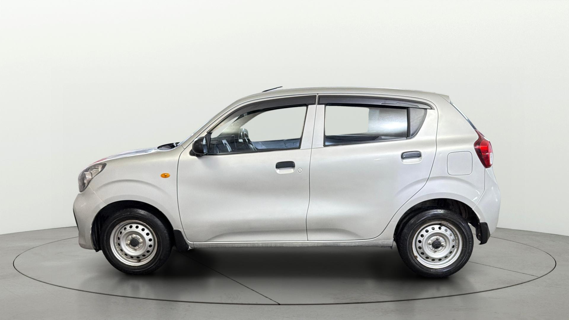 View 2022 Maruti Suzuki 1000 Base Variant Image 5 Used 2022 Maruti Suzuki 1000 Base Variant Image 5