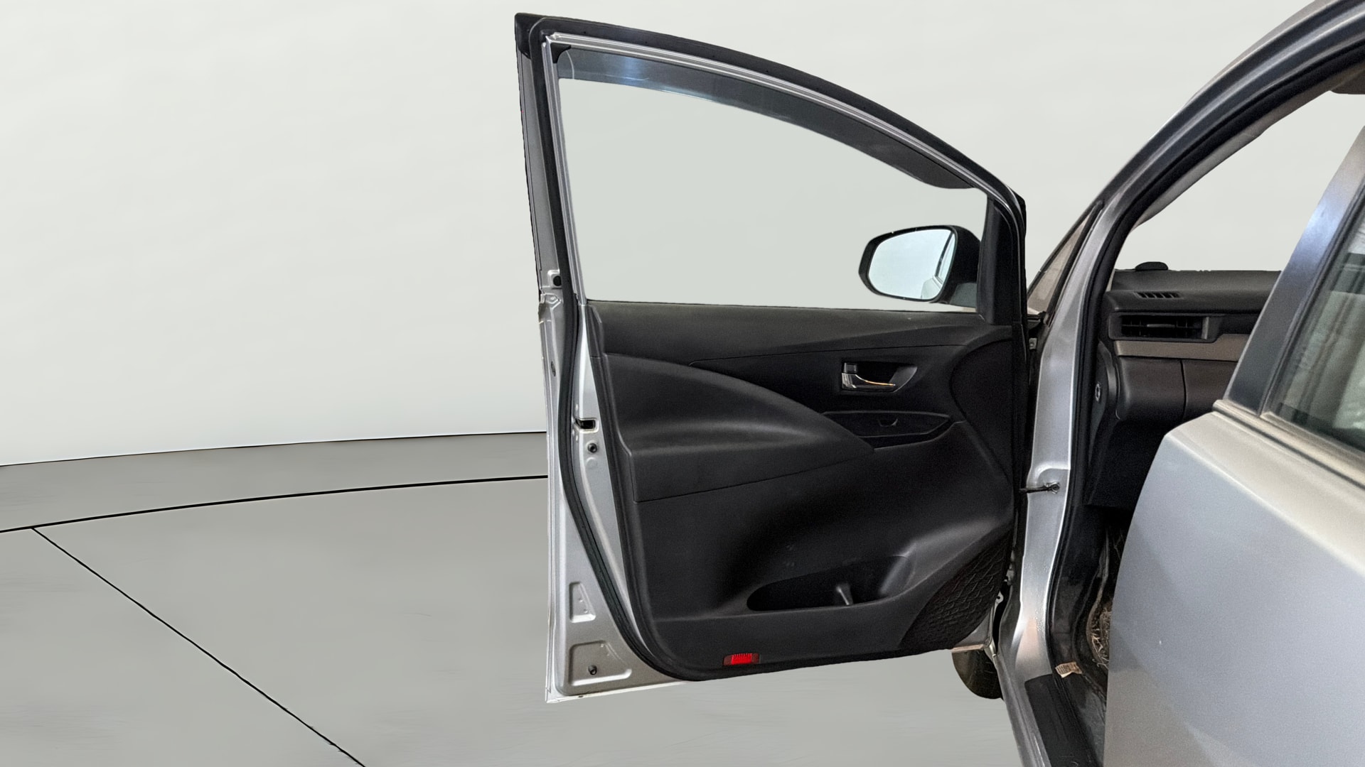 View 2020 Toyota Innova Crysta 2.7 GX AT 7-Seater BS IV Image 32 Used 2020 Toyota Innova Crysta 2.7 GX AT 7-Seater BS IV Image 32