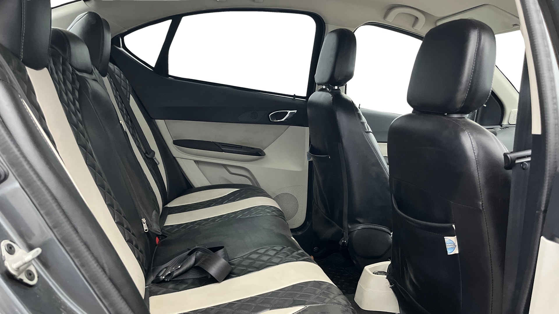 View 2022 Tata Tigor XE Diesel Image 29 Used 2022 Tata Tigor XE Diesel Image 29
