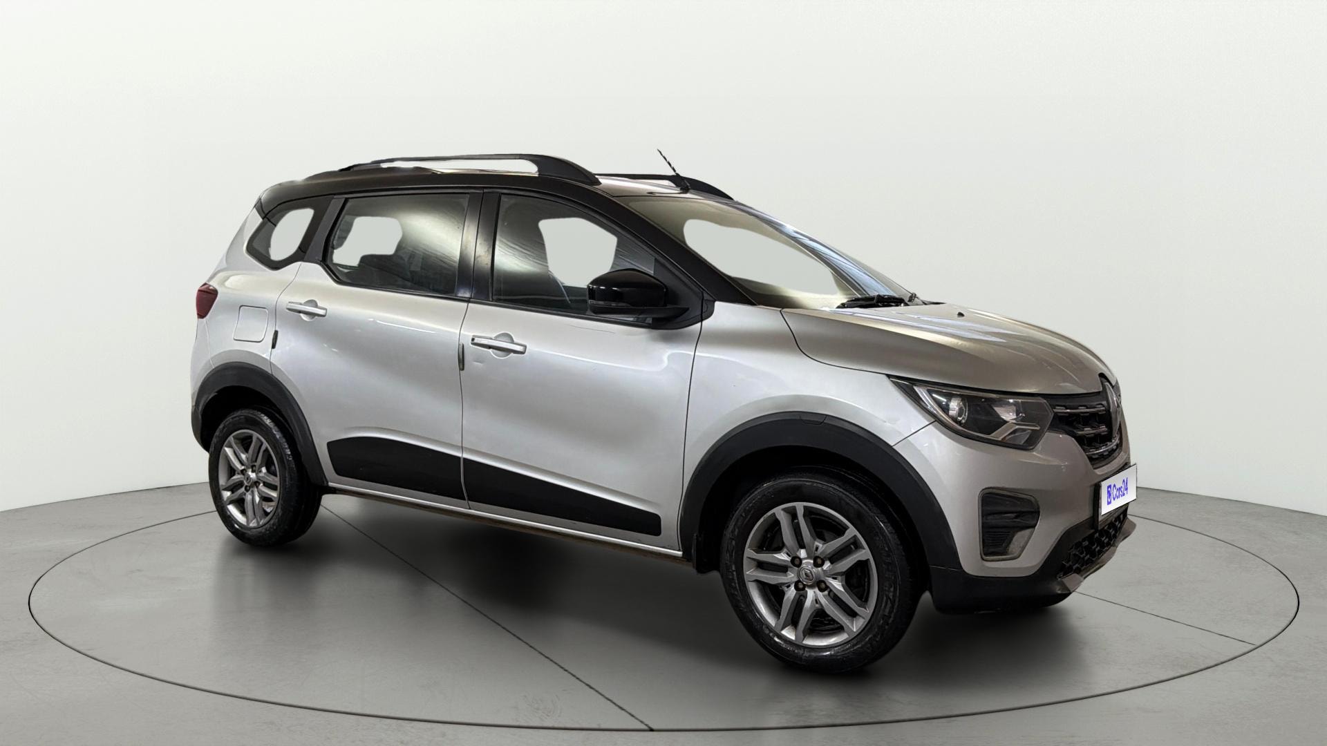 View 2022 Renault Triber RXZ AMT Dual Tone Image 14 Used 2022 Renault Triber RXZ AMT Dual Tone Image 14