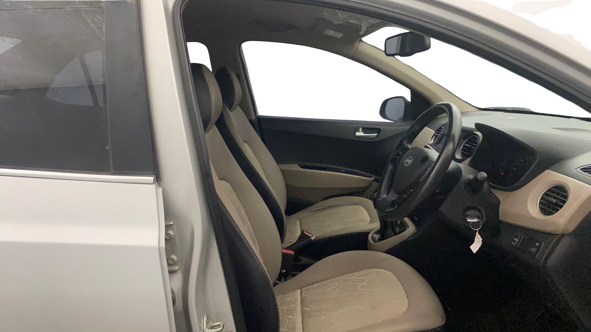 View 2016 Hyundai Xcent SX Petrol Image 19 Used 2016 Hyundai Xcent SX Petrol Image 19