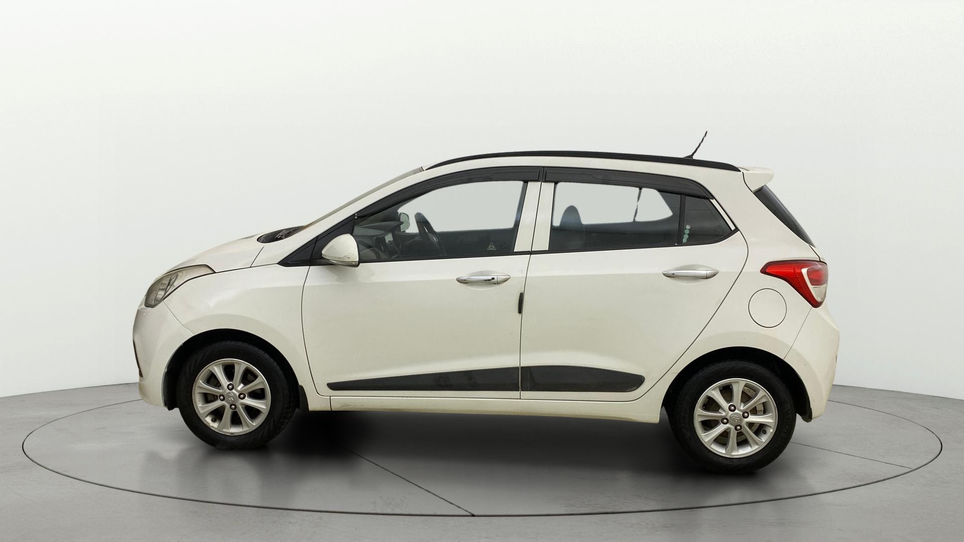 View 2014 Hyundai Grand i10 Asta AT 1.2 Kappa VTVT Image 5 Used 2014 Hyundai Grand i10 Asta AT 1.2 Kappa VTVT Image 5