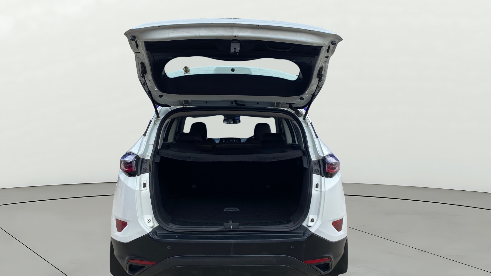 View 2023 Tata Harrier XE Image 17 Used 2023 Tata Harrier XE Image 17