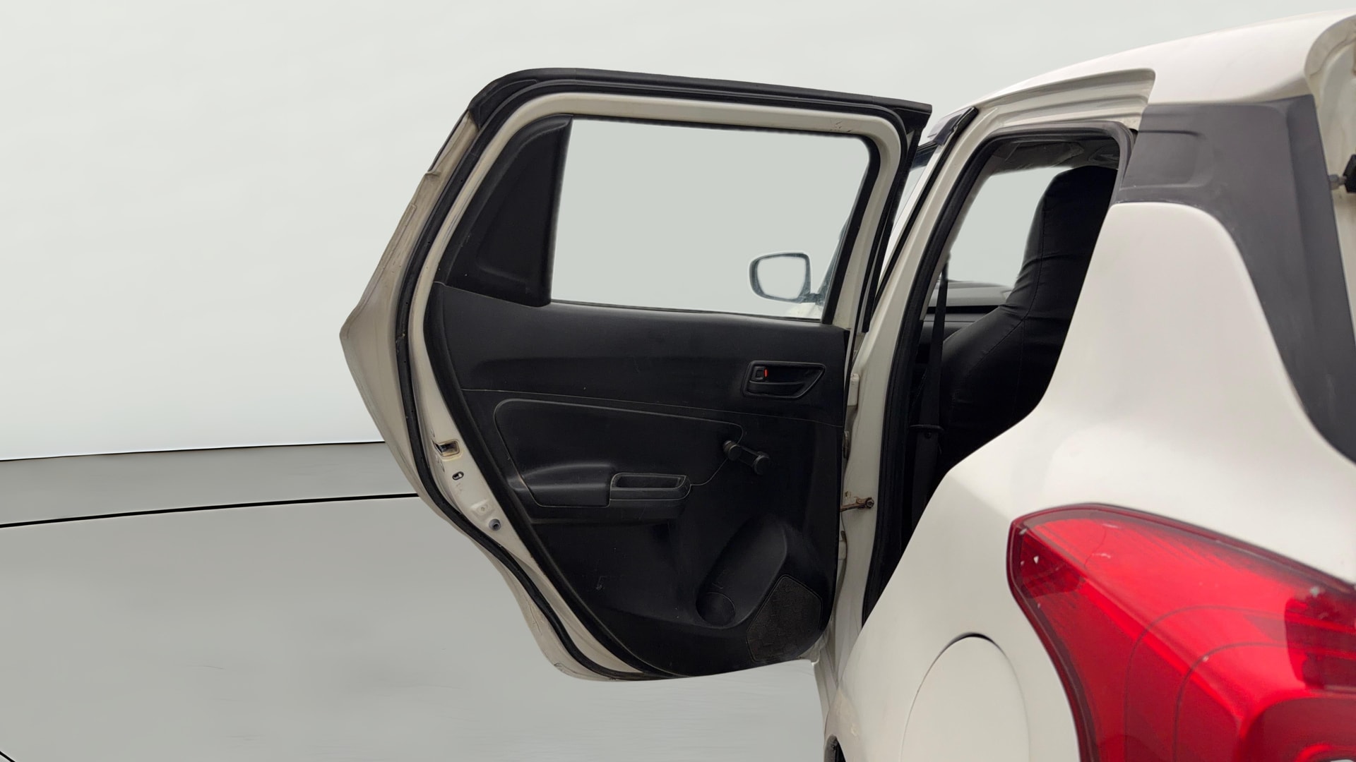 View 2018 Maruti Suzuki 1000 Base Variant Image 22 Used 2018 Maruti Suzuki 1000 Base Variant Image 22
