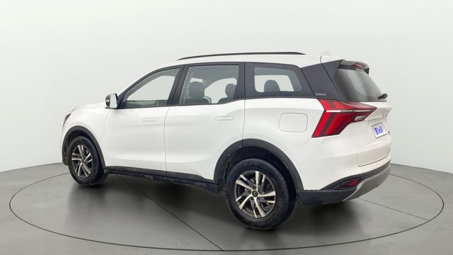 View Mahindra XUV700 Image 2 Used Mahindra XUV700 Image 2