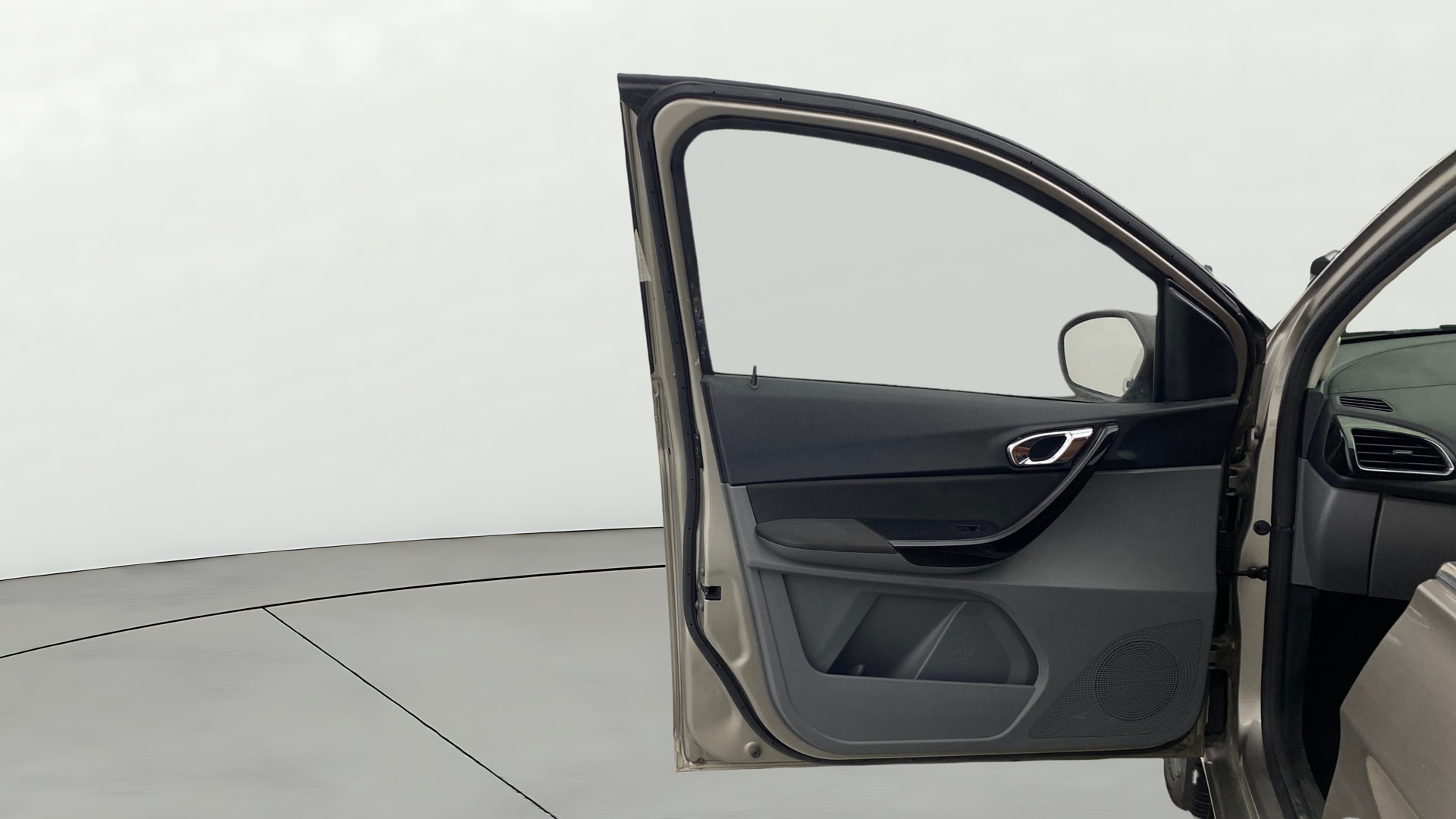 View 2019 Tata Tigor XE Diesel Image 31 Used 2019 Tata Tigor XE Diesel Image 31