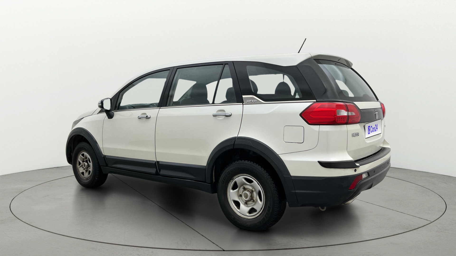 View 2017 Tata Hexa XE 4X2 Image 2 Used 2017 Tata Hexa XE 4X2 Image 2