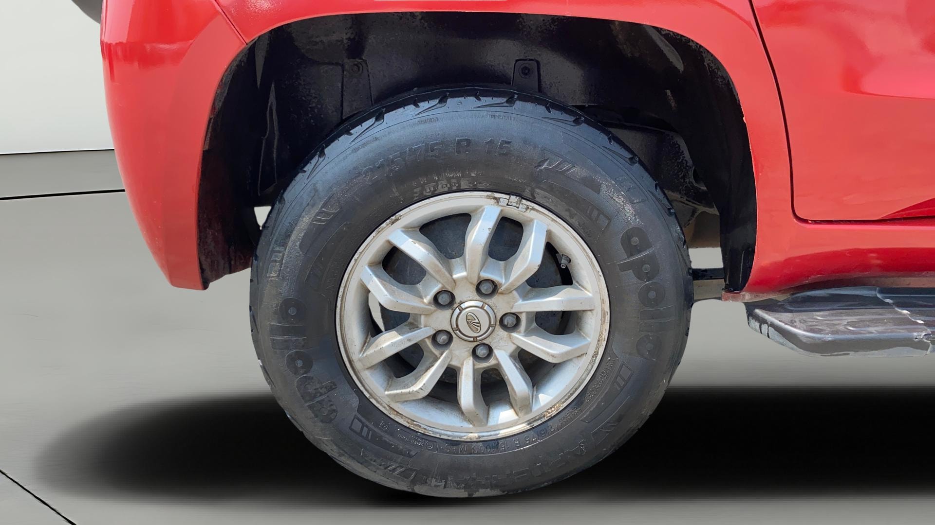 View 2017 Mahindra TUV300 T8 Image 24 Used 2017 Mahindra TUV300 T8 Image 24