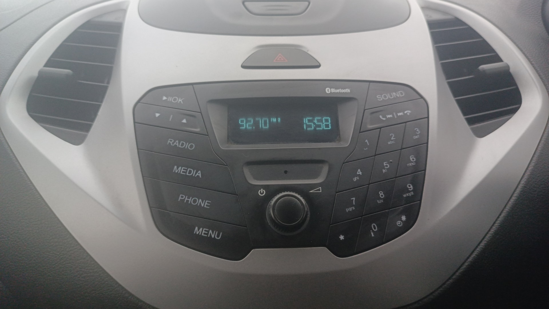 View 2016 Ford Figo Aspire 1.2P Ambiente MT BS IV Image 17 Used 2016 Ford Figo Aspire 1.2P Ambiente MT BS IV Image 17