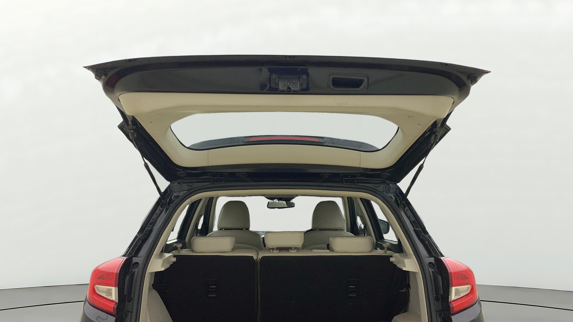 View 2019 Mahindra XUV300 W4 Petrol BS IV Image 32 Used 2019 Mahindra XUV300 W4 Petrol BS IV Image 32
