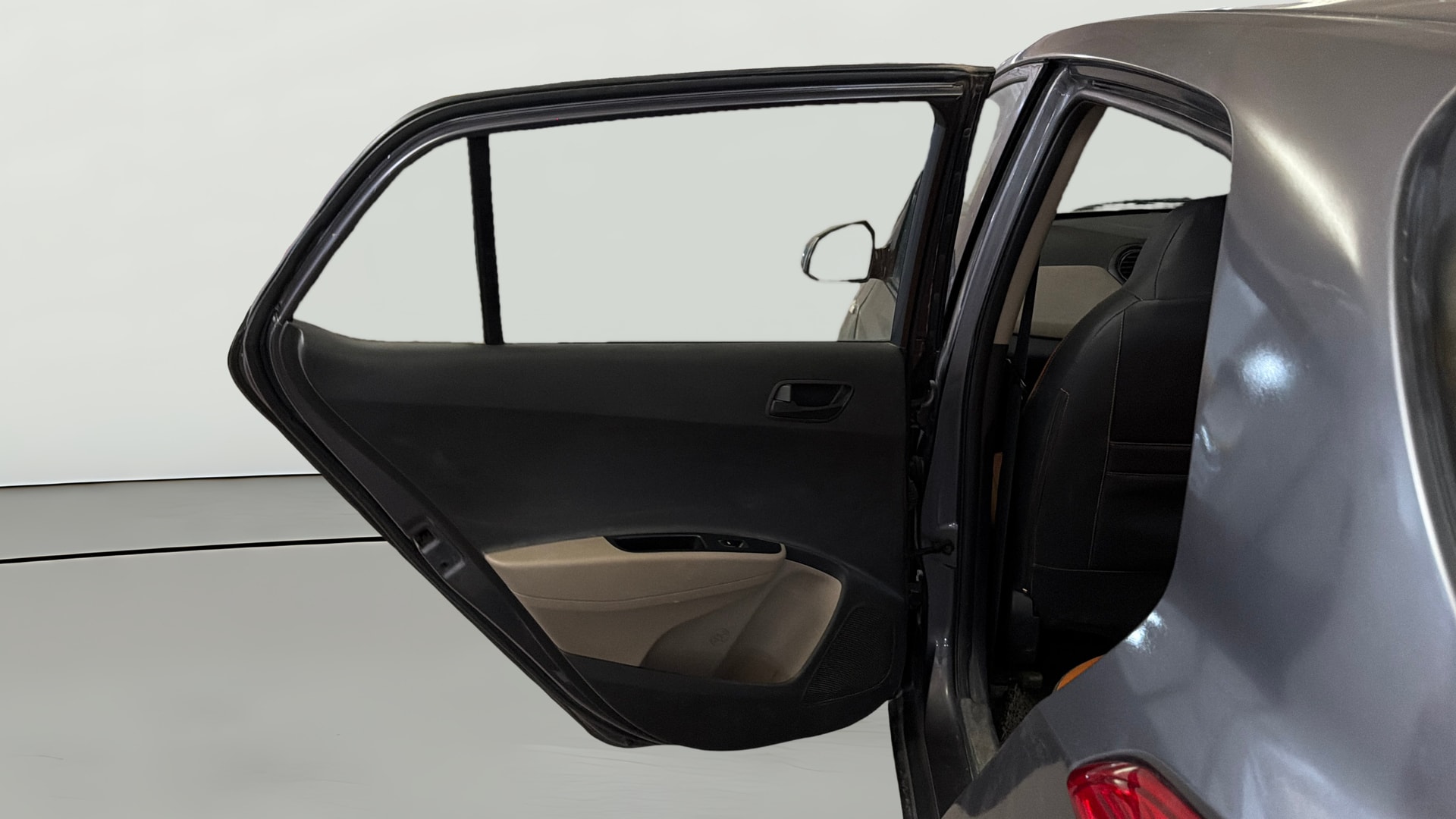 View 2014 Hyundai Grand i10 Magna 1.2 Kappa VTVT Image 22 Used 2014 Hyundai Grand i10 Magna 1.2 Kappa VTVT Image 22