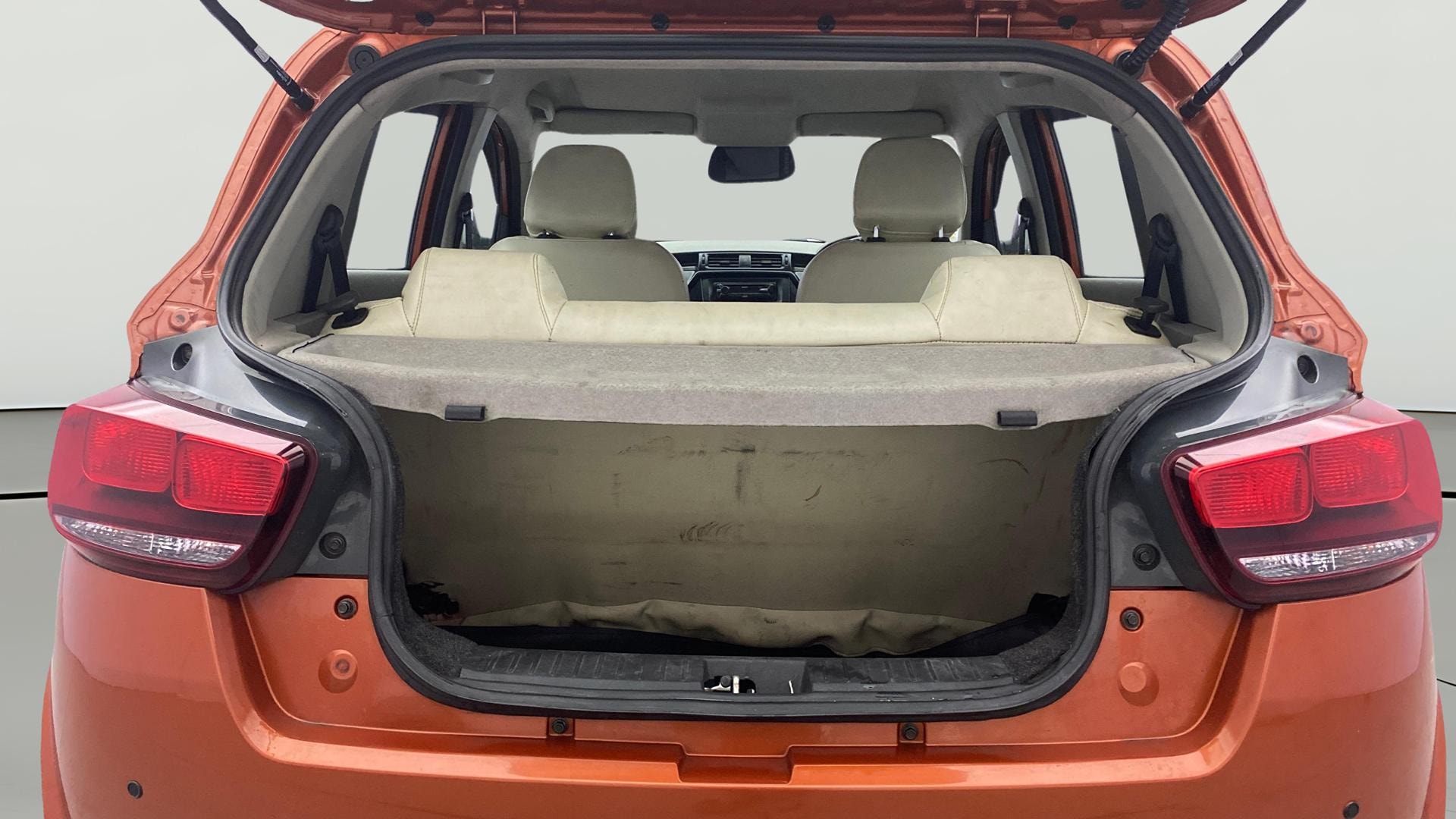 View 2016 Mahindra KUV100 K4 Plus Petrol 5 Seater BS IV Image 37 Used 2016 Mahindra KUV100 K4 Plus Petrol 5 Seater BS IV Image 37