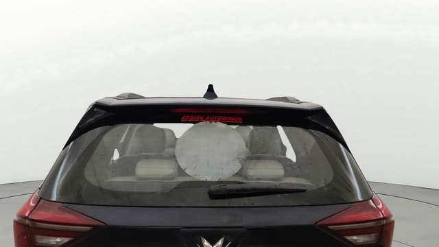 View Mahindra XUV700 Image 4 Used Mahindra XUV700 Image 4