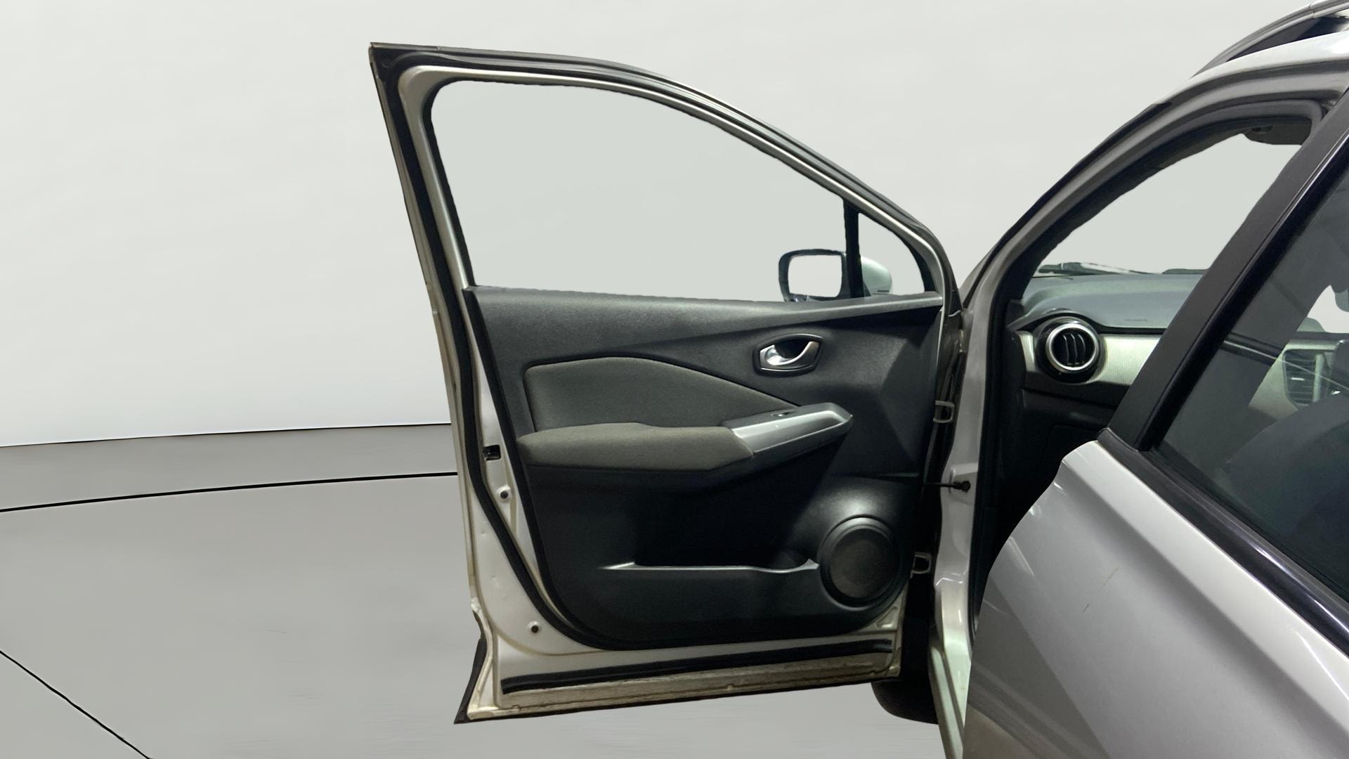 View 2020 Nissan Kicks XV Petrol BS IV Image 31 Used 2020 Nissan Kicks XV Petrol BS IV Image 31