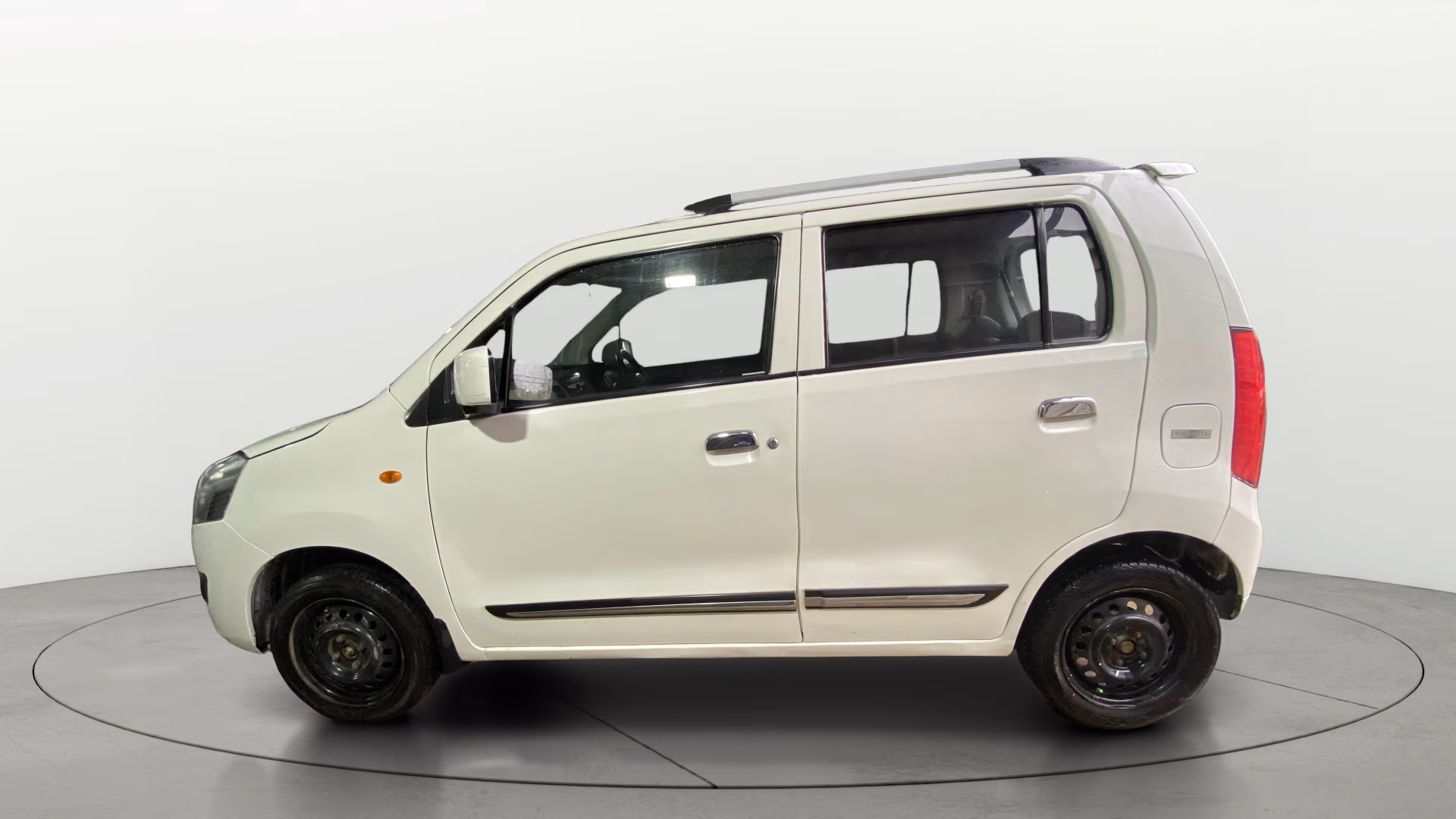 View 2017 Maruti Suzuki 1000 Base Variant Image 5 Used 2017 Maruti Suzuki 1000 Base Variant Image 5