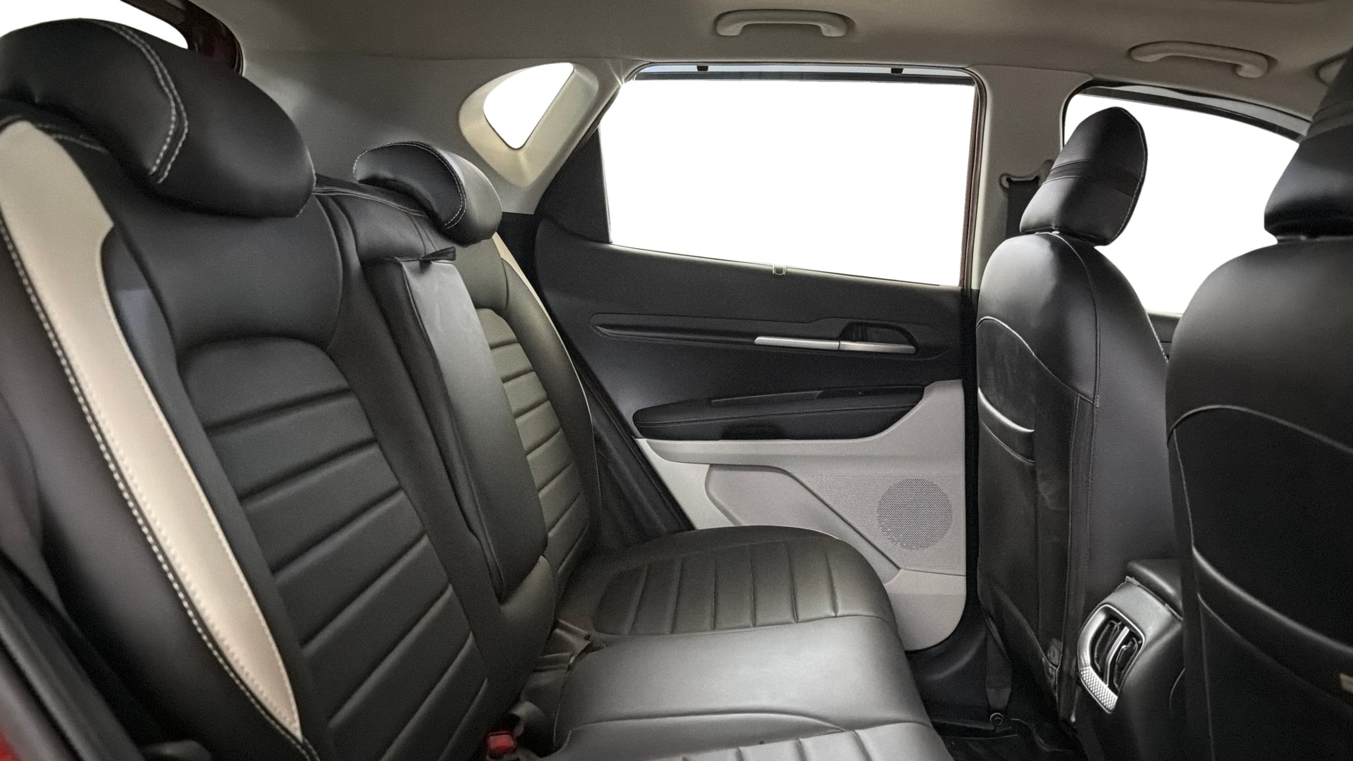 View 2022 Kia Sonet HTX iMT Petrol Image 35 Used 2022 Kia Sonet HTX iMT Petrol Image 35