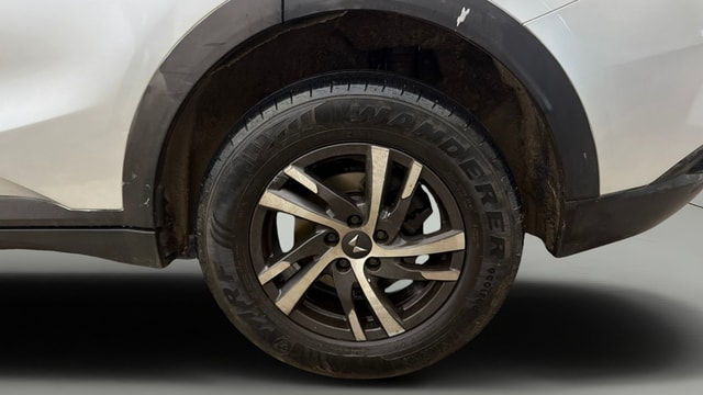 View Mahindra XUV700 Image 11 Used Mahindra XUV700 Image 11