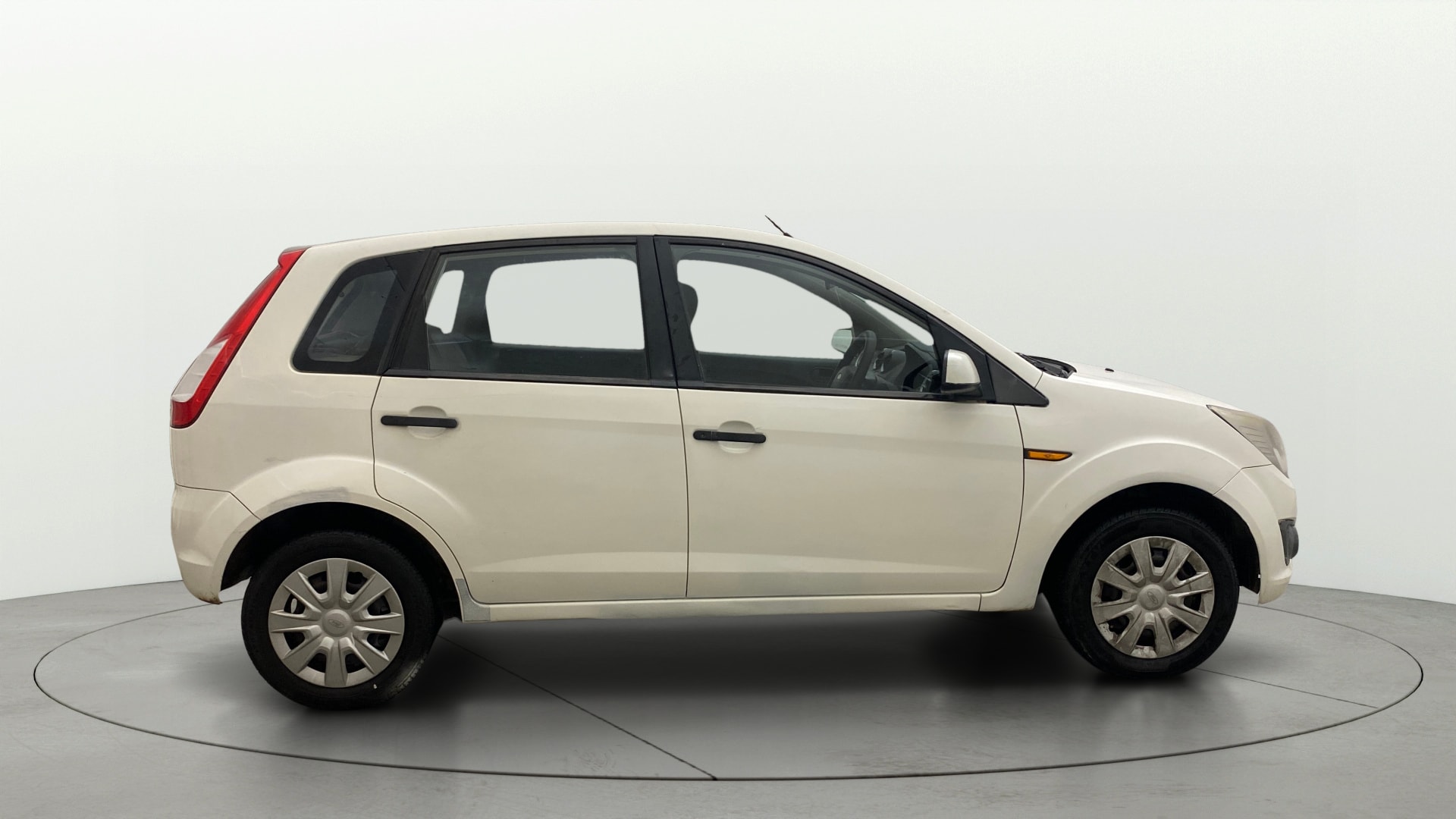 View 2015 Ford Figo 1.2P Ambiente MT BS IV Image 8 Used 2015 Ford Figo 1.2P Ambiente MT BS IV Image 8