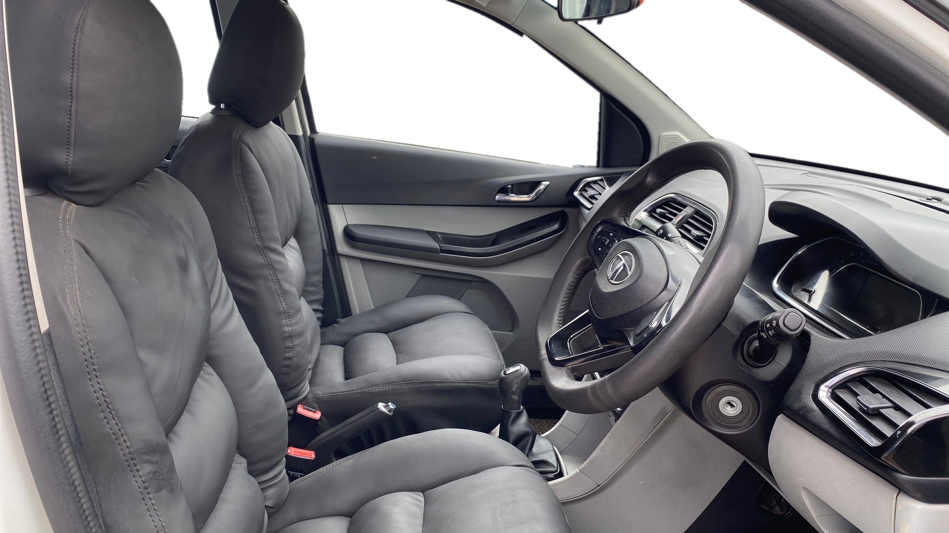 View 2020 Tata Tiago Revotorq XB Image 17 Used 2020 Tata Tiago Revotorq XB Image 17