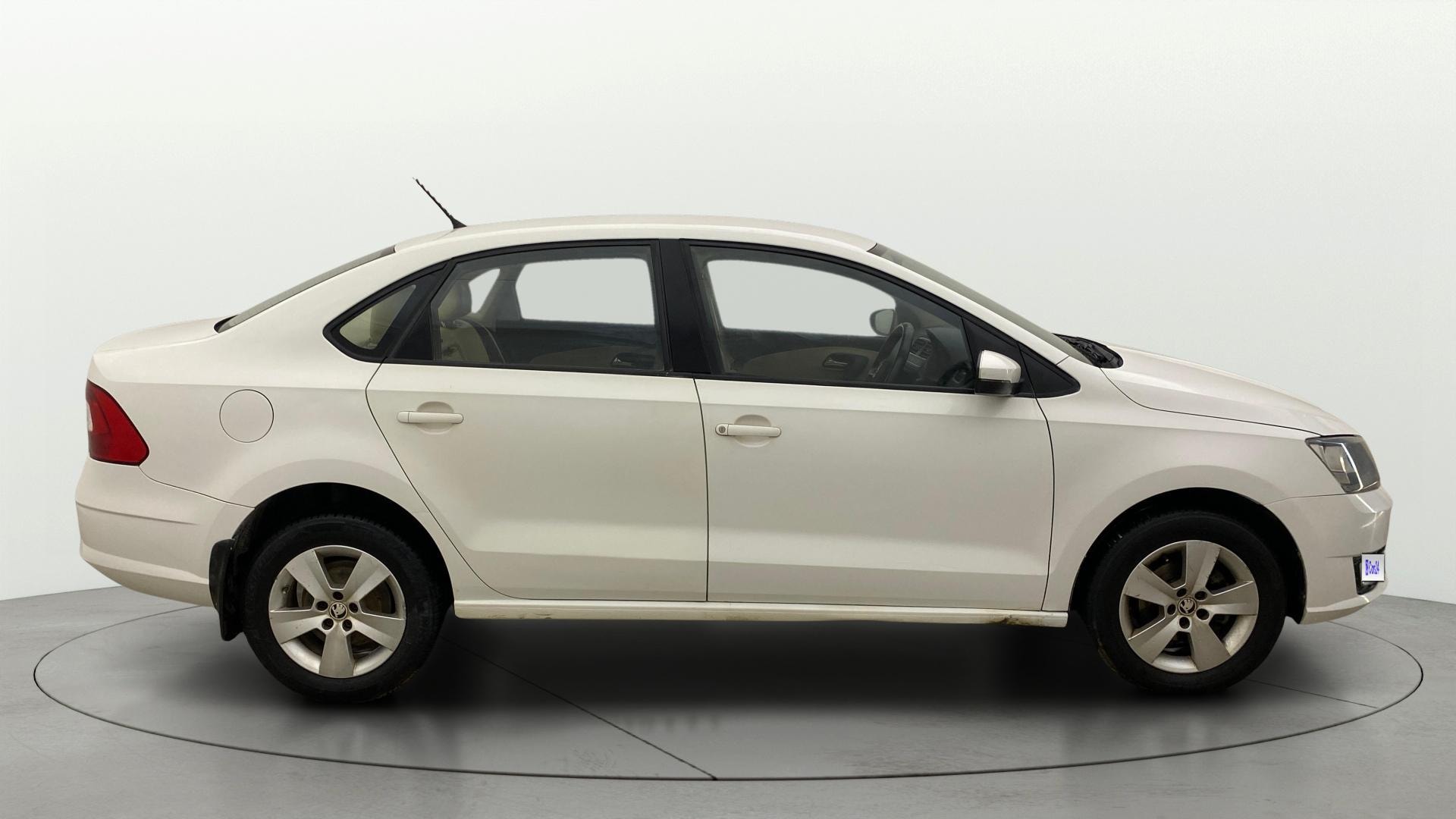 View 2018 Skoda Rapid 1.6 MPI Ambition Petrol BS IV Image 8 Used 2018 Skoda Rapid 1.6 MPI Ambition Petrol BS IV Image 8