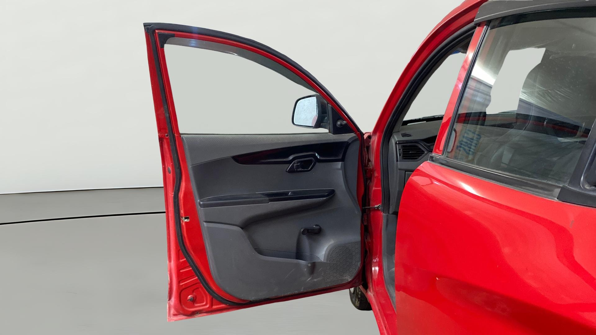 View 2019 Mahindra KUV100 K2 Petrol BS IV Image 30 Used 2019 Mahindra KUV100 K2 Petrol BS IV Image 30